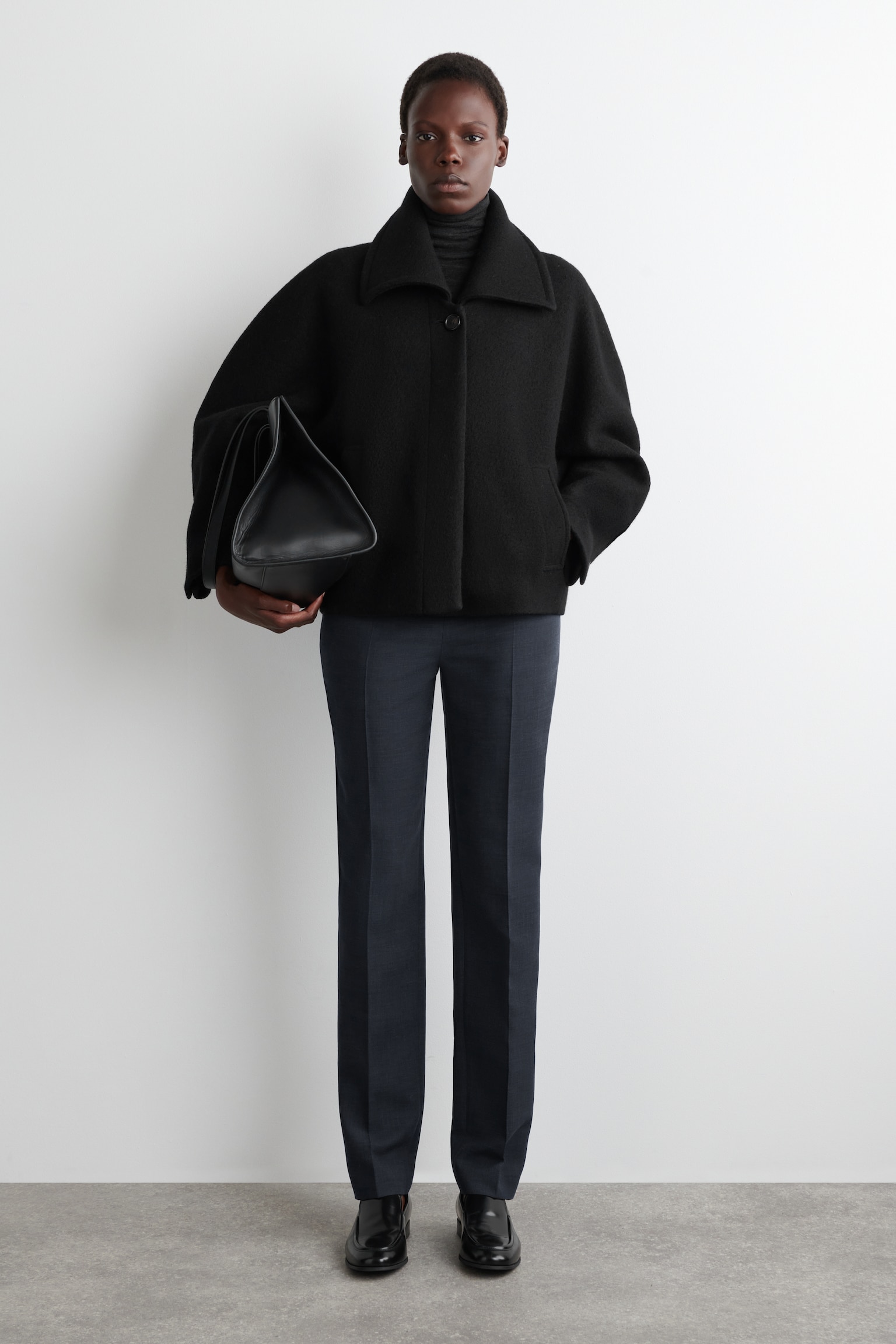 CHAQUETA OVERSIZE DE LANA HERVIDA - NEGRO