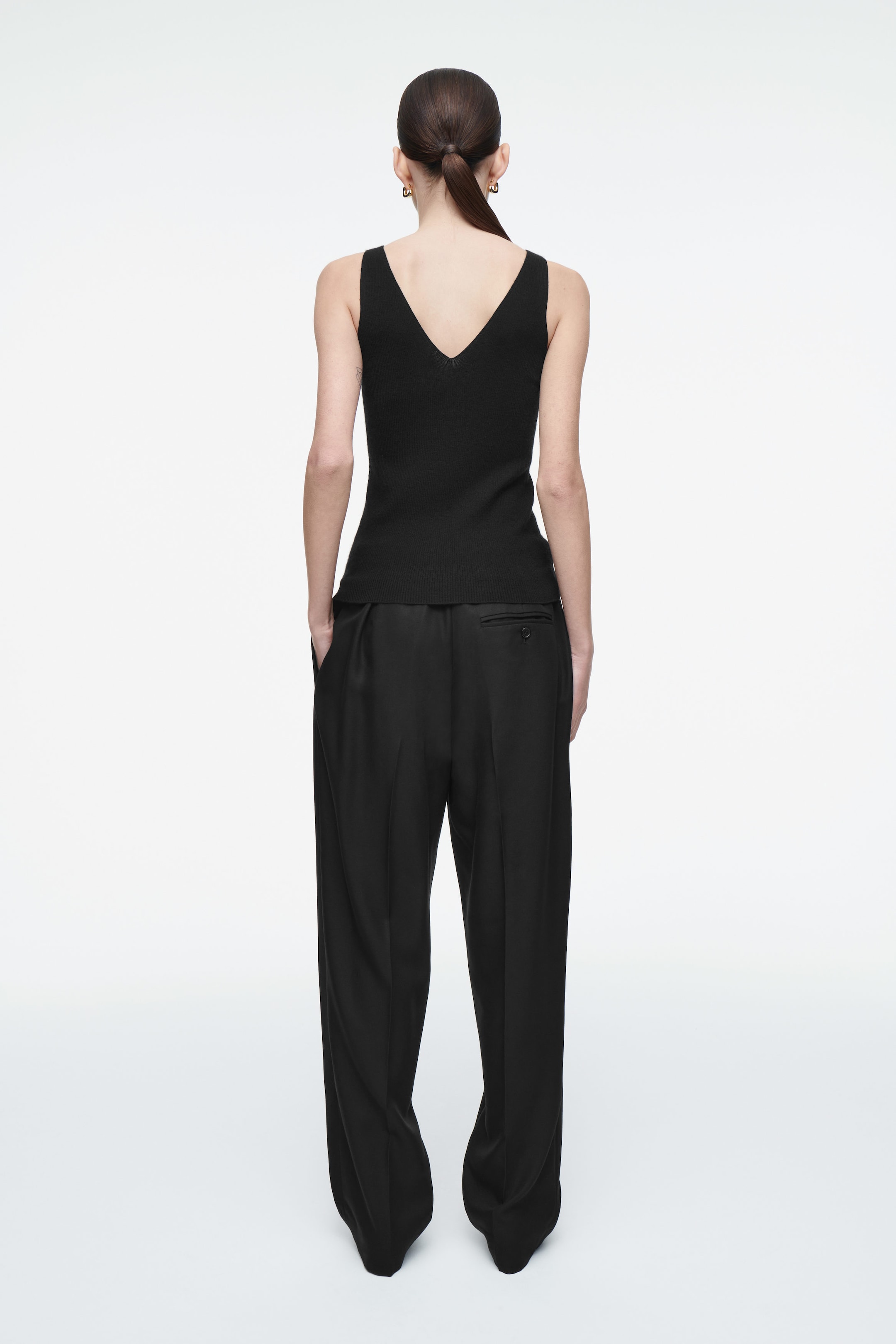PRĄŻKOWANA KASZMIROWA KOSZULKA – SLIM FIT