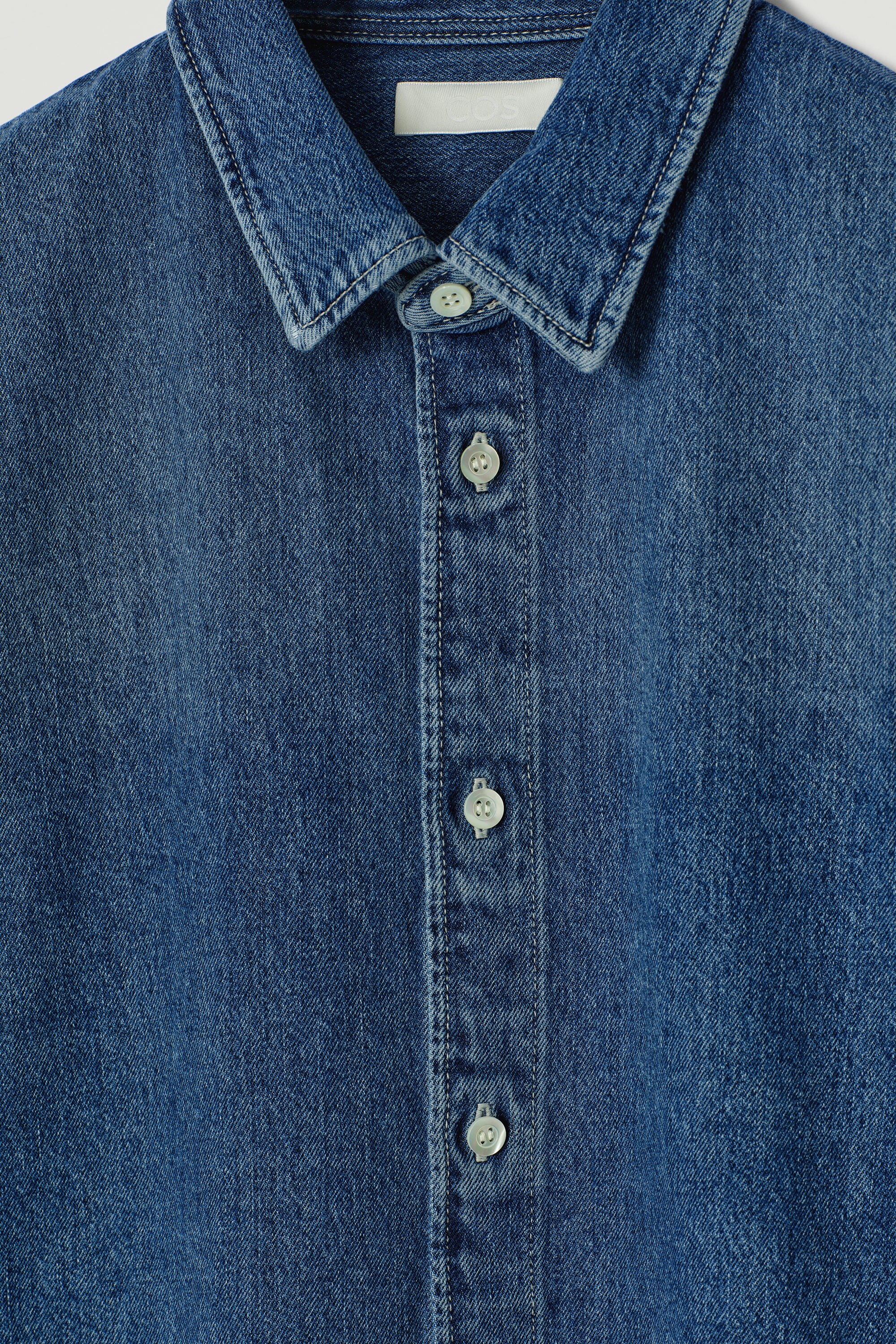 LIGHTWEIGHT SHORT-SLEEVED DENIM SHIRT - BLUE | COS