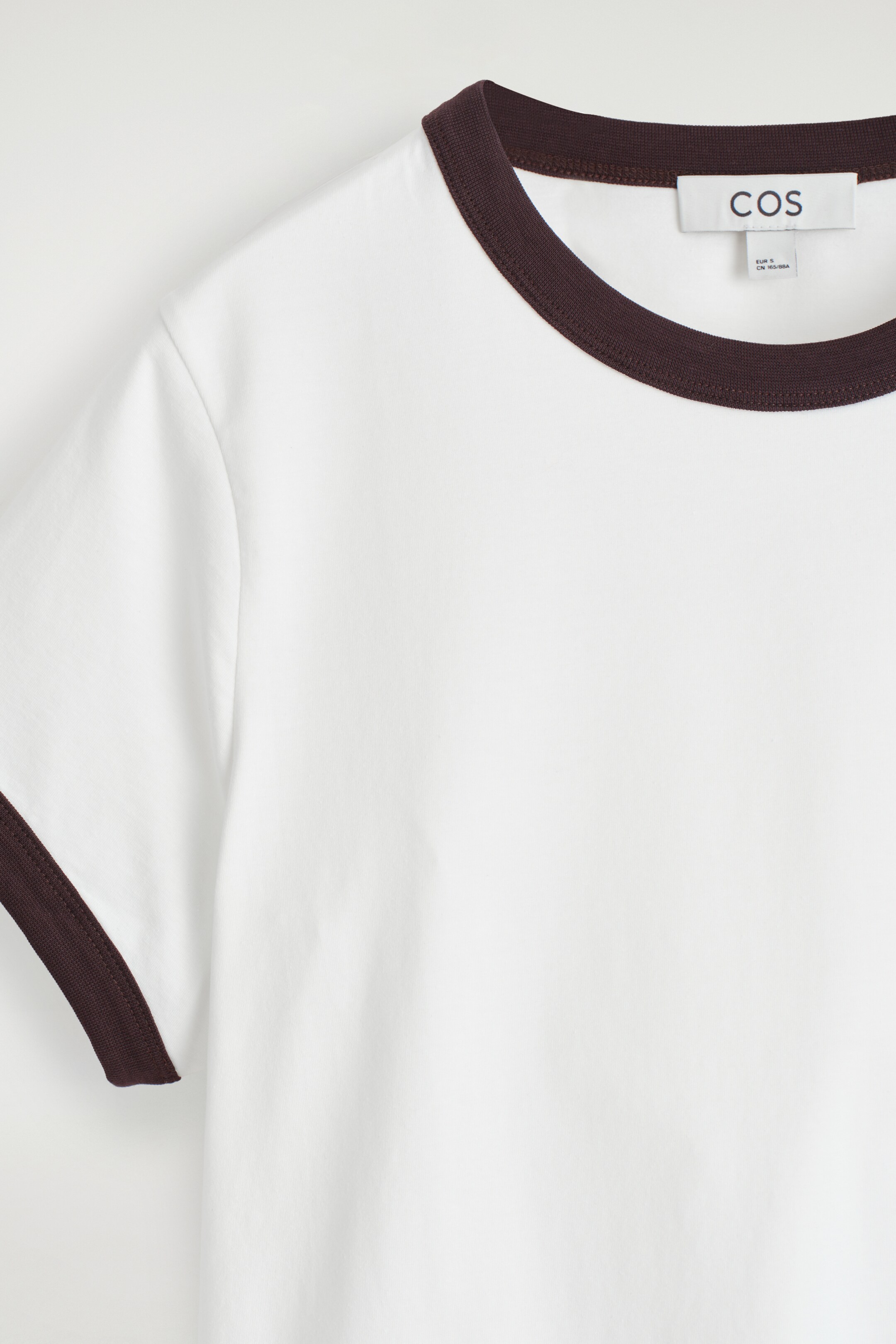 Ver imagen más grande: CAMISETA CON RIBETES EN CONTRASTE - BLANCO/MARRÓN - MUJER | H&M ES 7