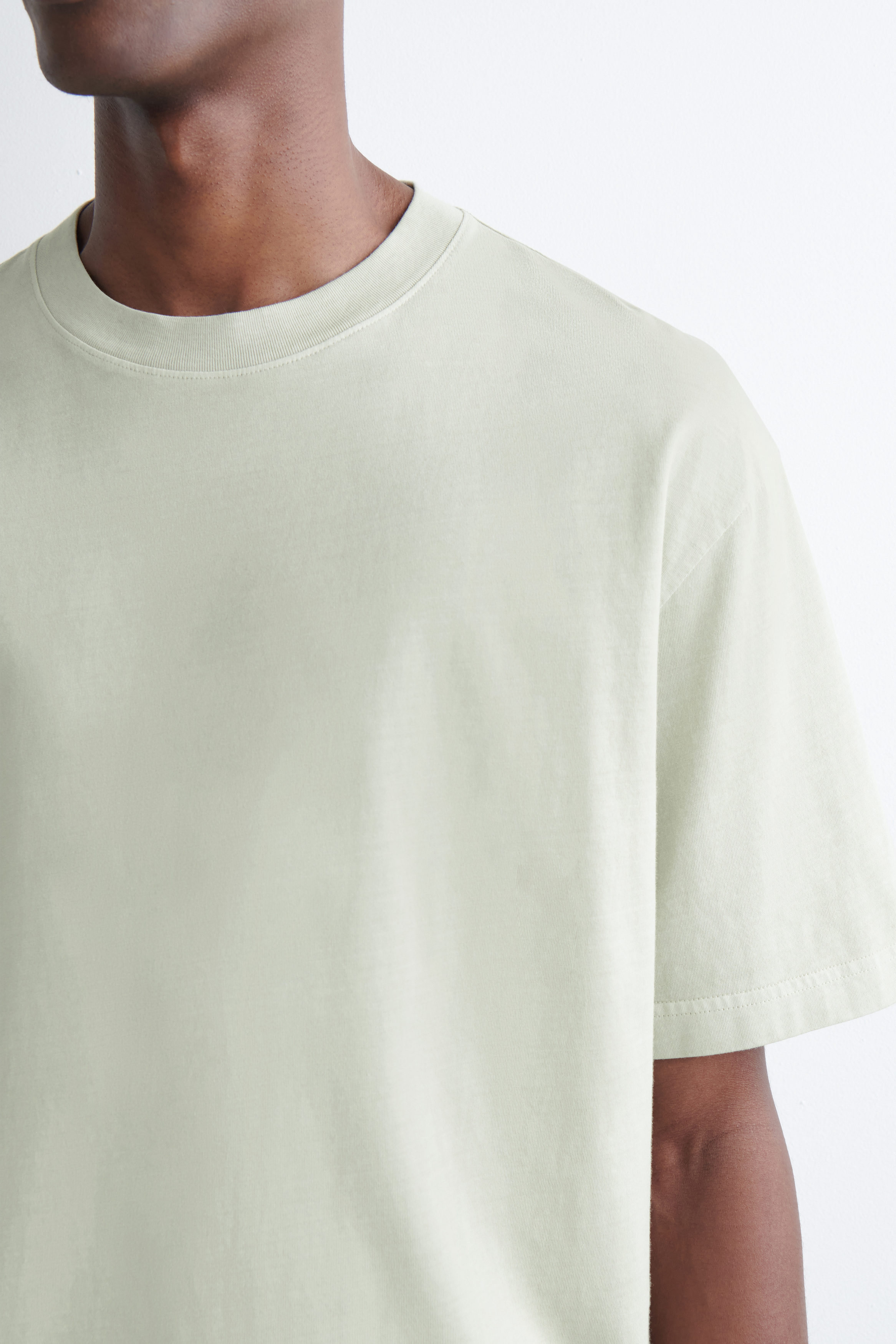 RELAXED LIGHTWEIGHT COTTON T-SHIRT - LIGHT GREEN | COS US