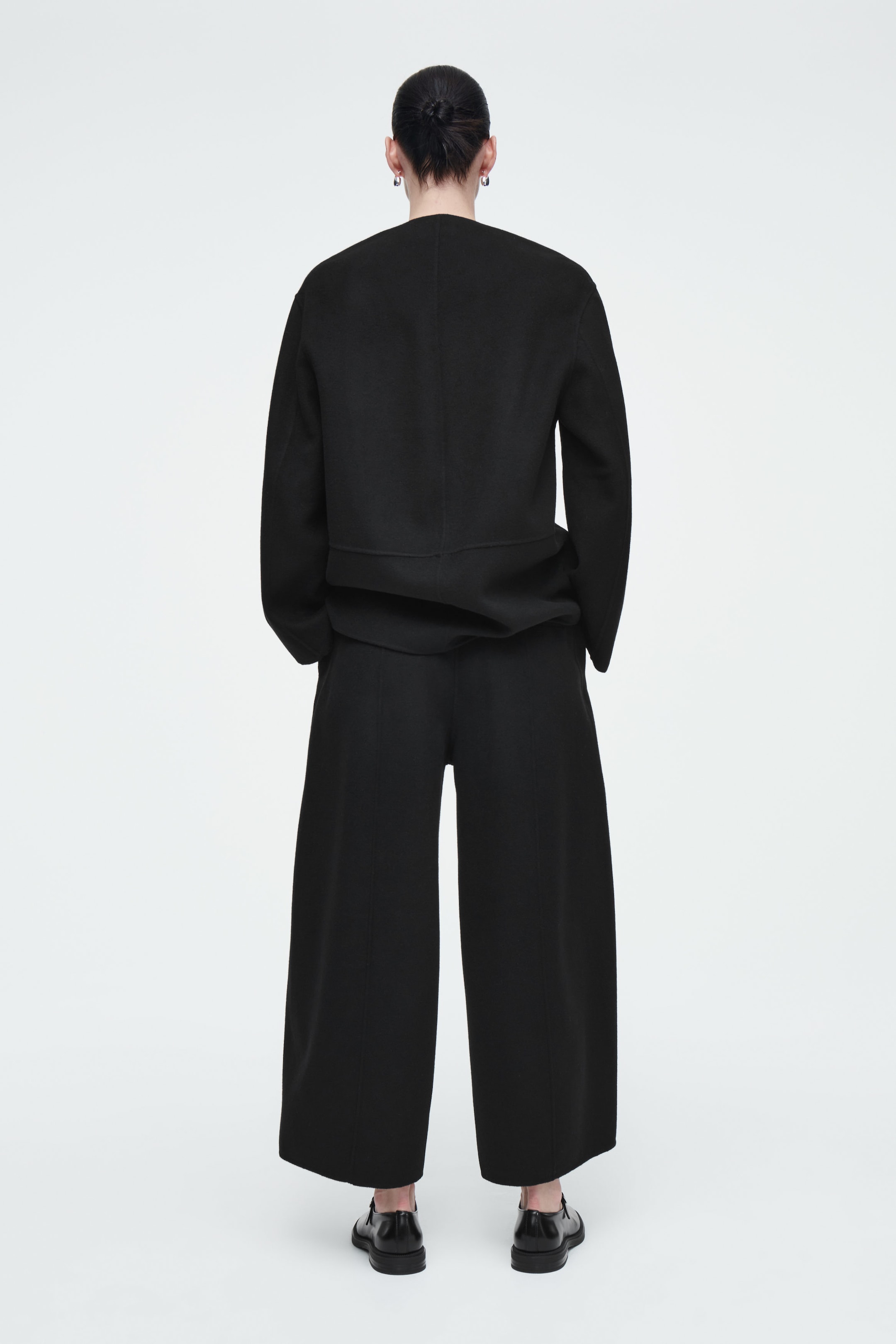 DOUBLE-FACED WOOL BARREL-LEG PANTS