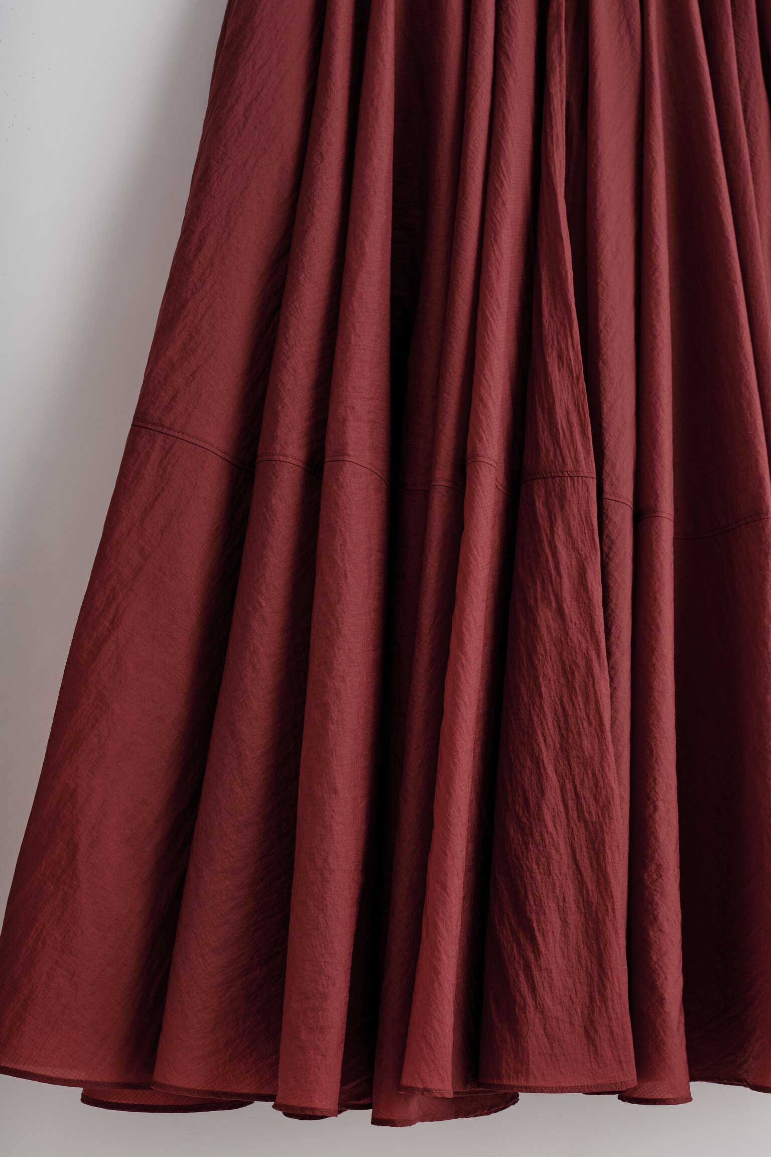 JUPE MIDI À COUPE CIRCULAIRE - ROUGE/NOIR/VERT - 6