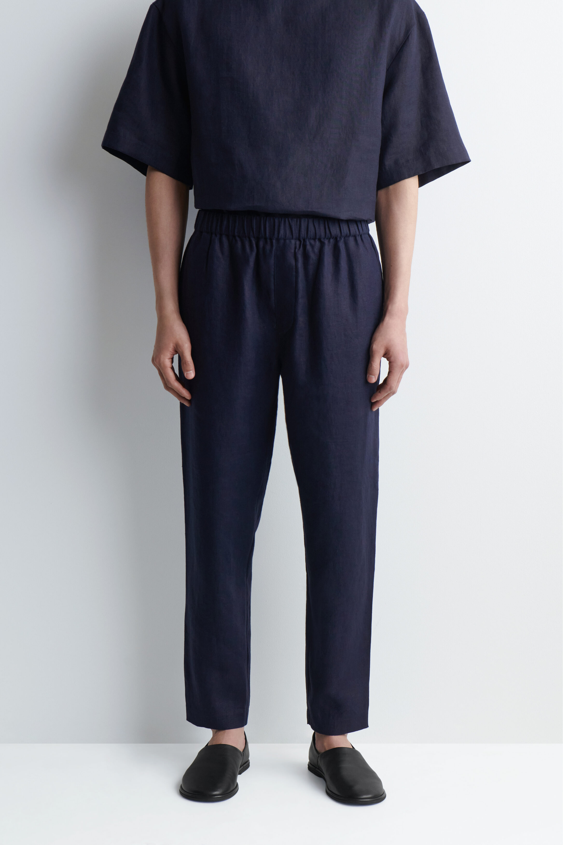 【美品】SANRISE TAPERED PANTS NAVY / L ELASTICIZED LINEN REGULAR-FIT TAPERED PANTS - NAVY | COS US