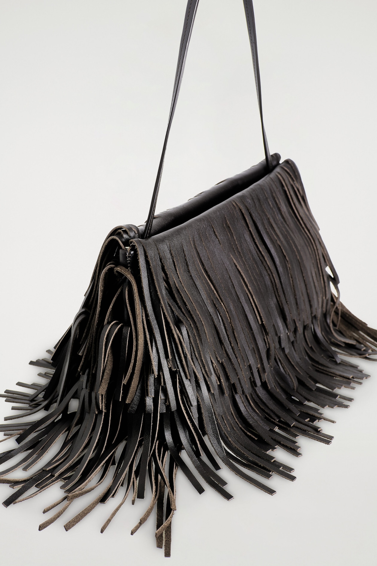FRINGED CLUTCH - LEATHER — MAHOGANY