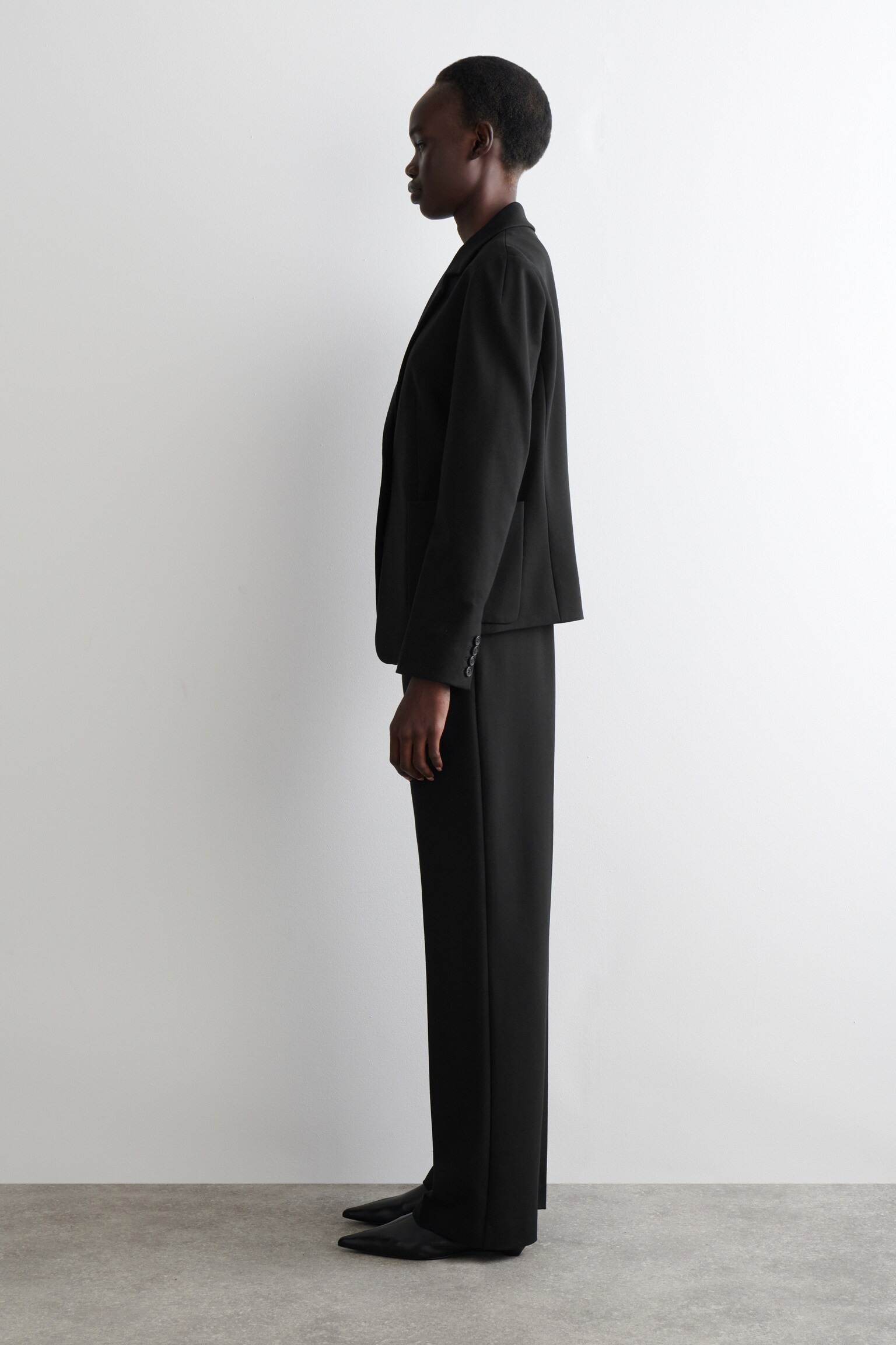 BLAZER SLIM-FIT DE BOTONADURA SENCILLA - NEGRO - 4