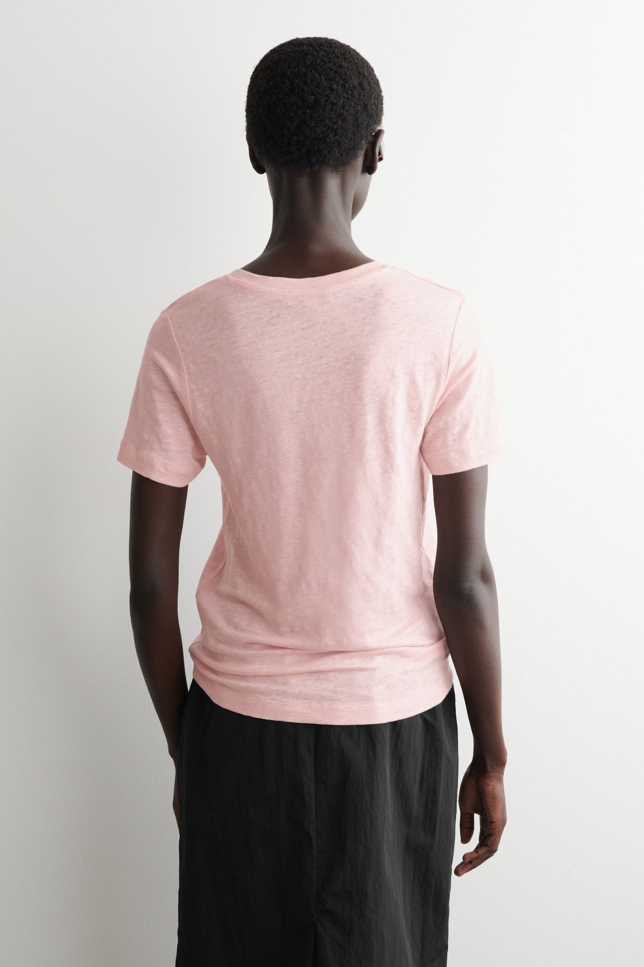 V-NECK LINEN T-SHIRT — PINK MÉLANGE