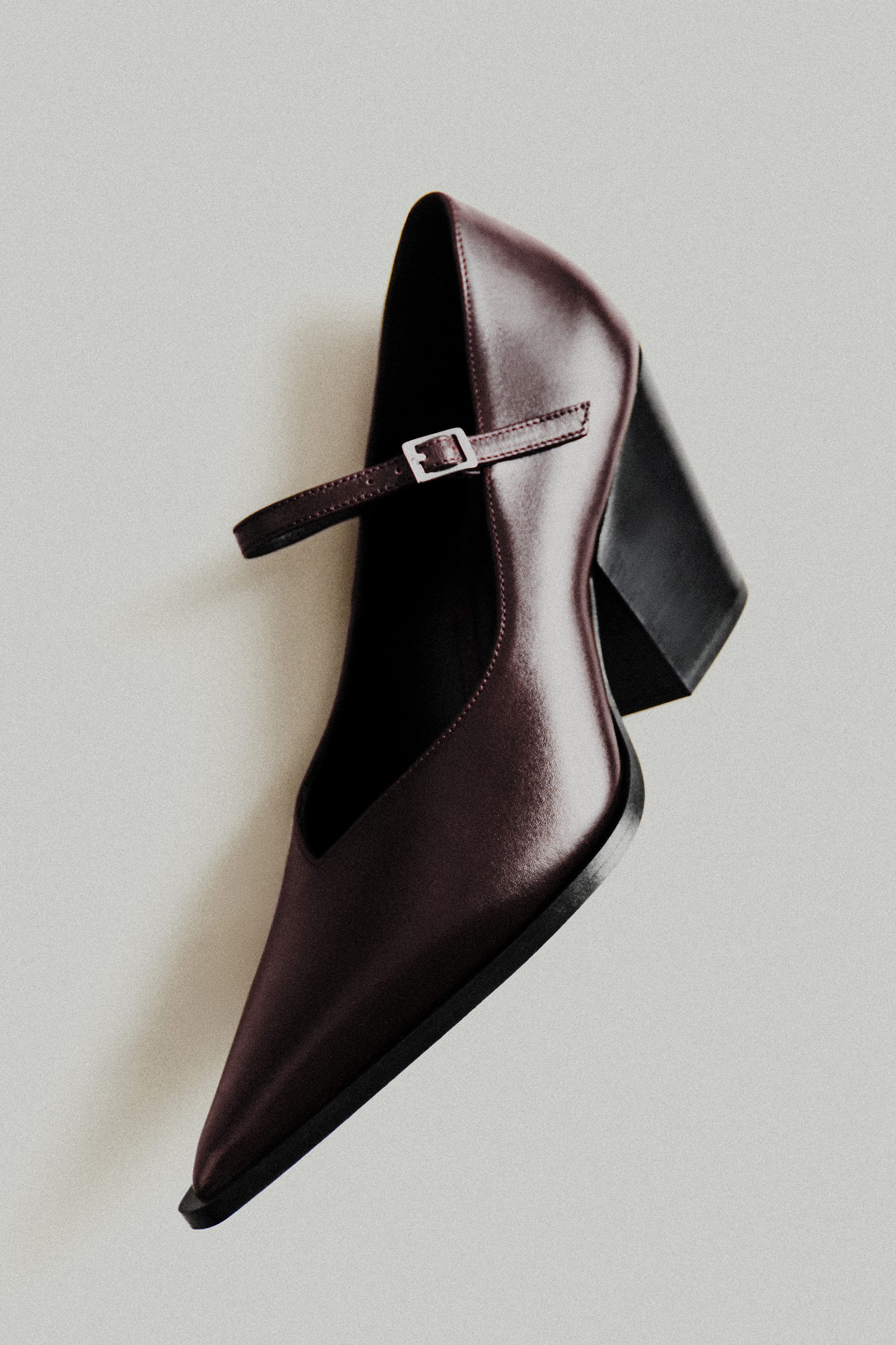 BABIES À TALON EN CUIR