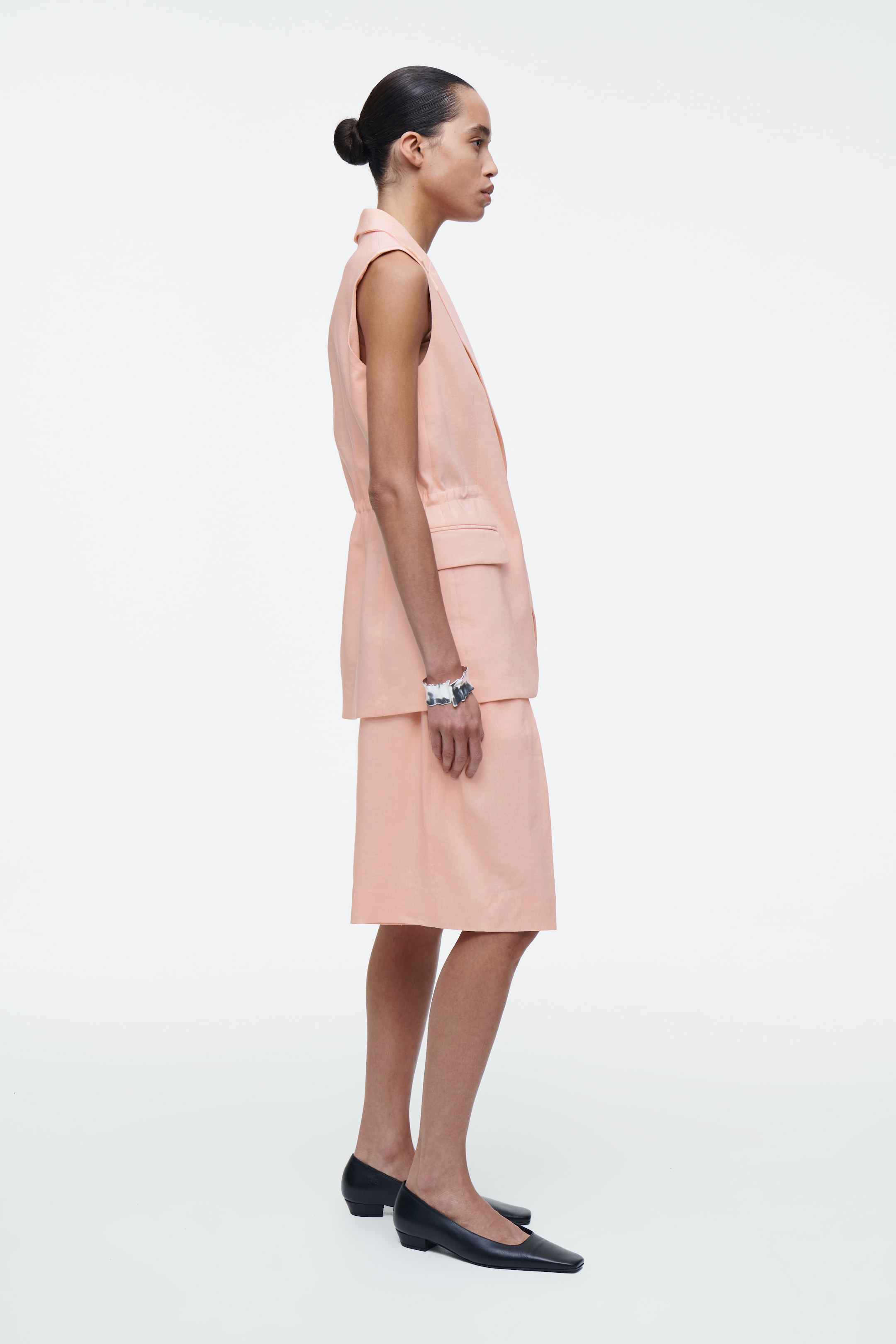 Ingrandisci l'immagine: SLIM LINEN WAISTCOAT - APRICOT - DONNA | H&M CH 4