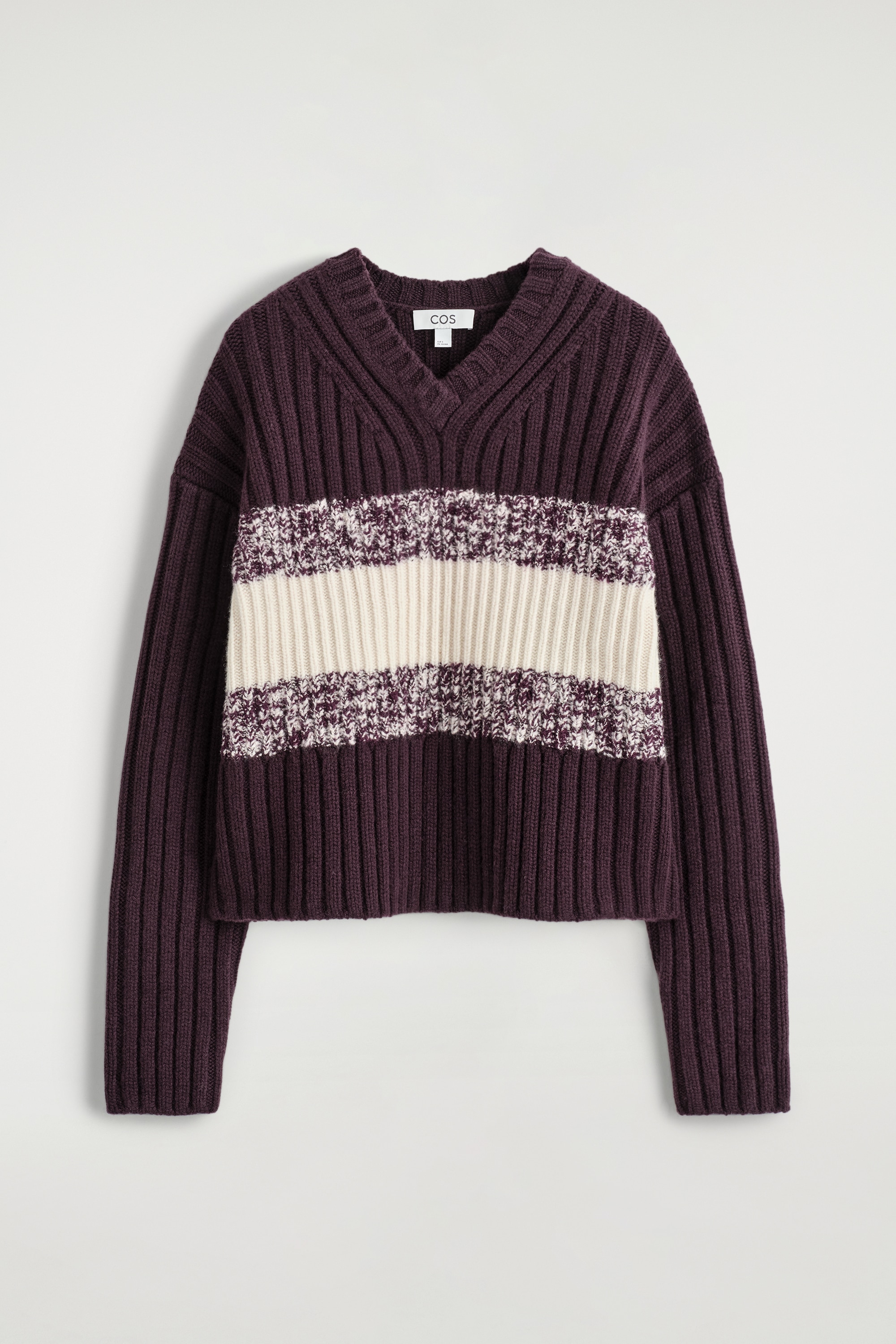 TEXTURED MERINO WOOL V-NECK JUMPER - BURGUNDY / CREAM
