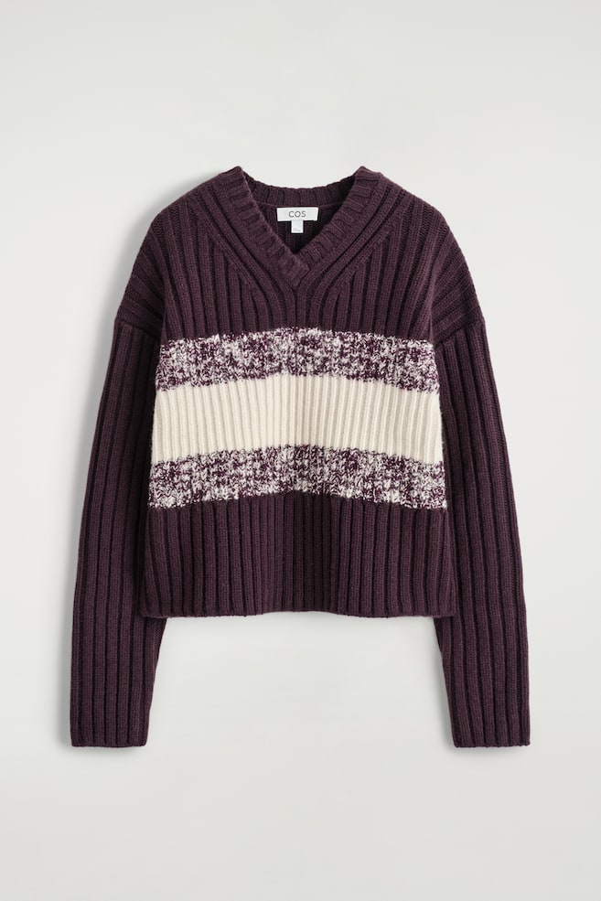 PULLOVER AUS MERINOWOLLE MIT V-AUSSCHNITT - BURGUNDERROT/CREME - 1