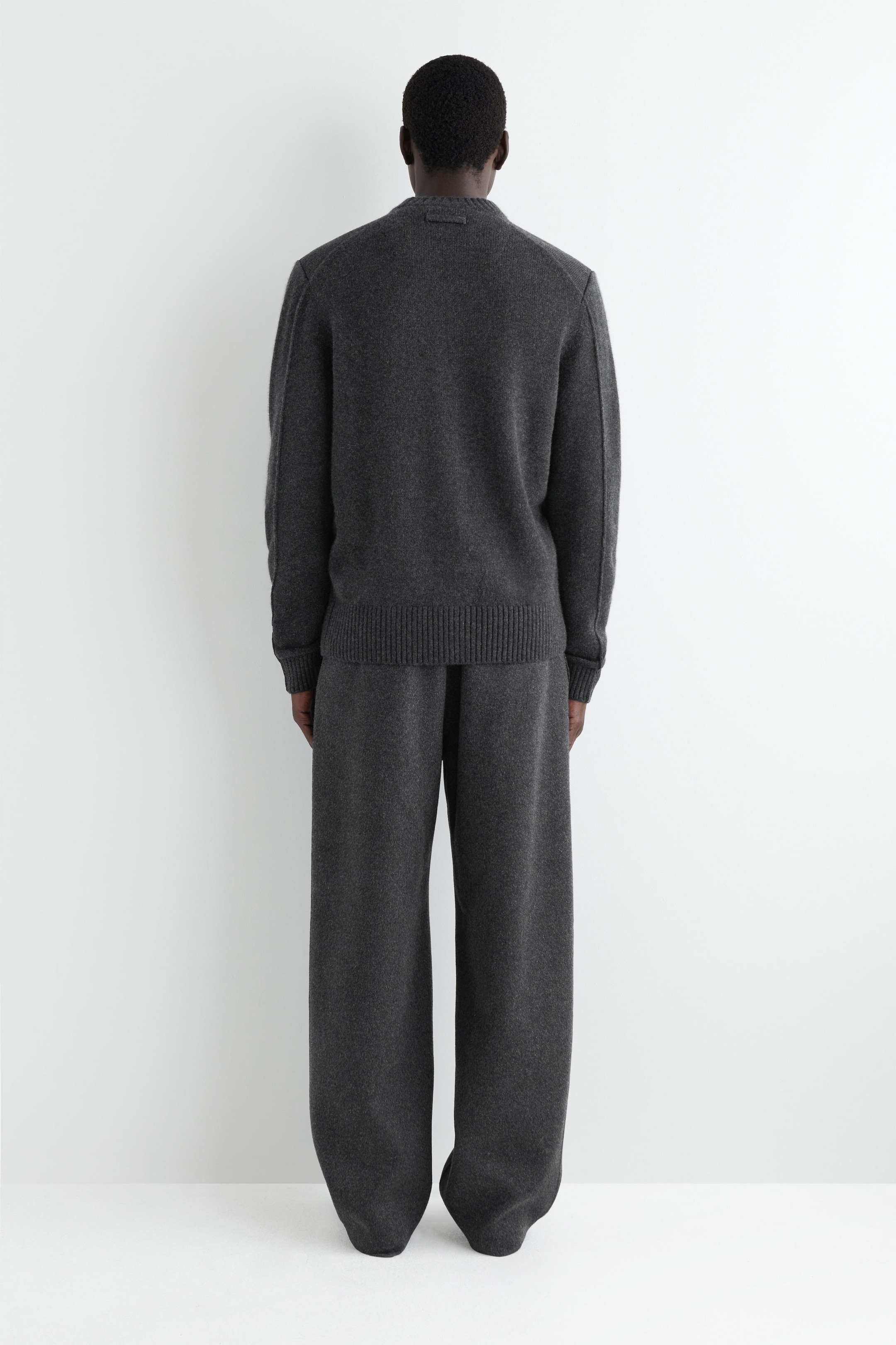 CASHMERE V-NECK CARDIGAN