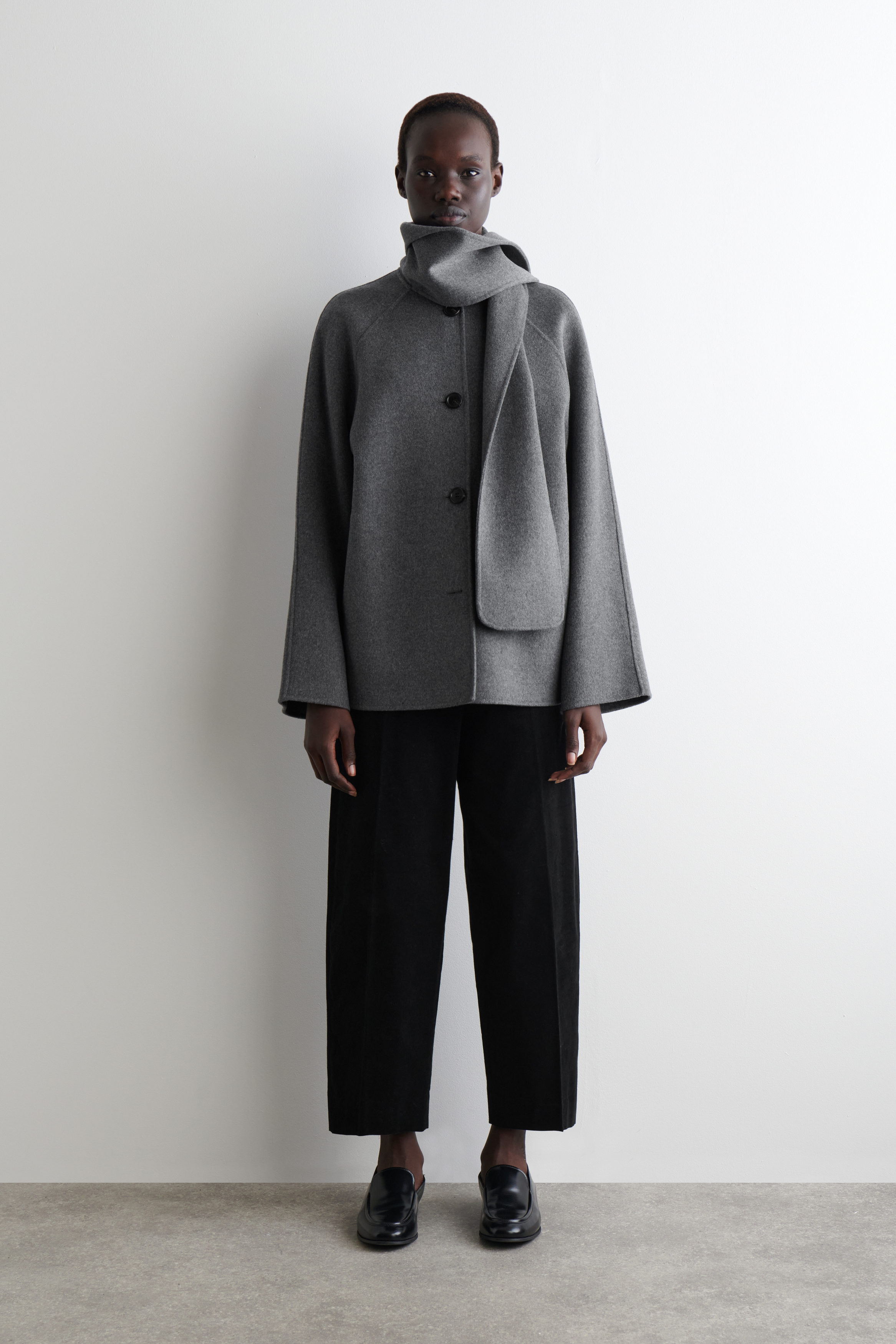 CROPPED CORDUROY PANTS - BLACK | COS