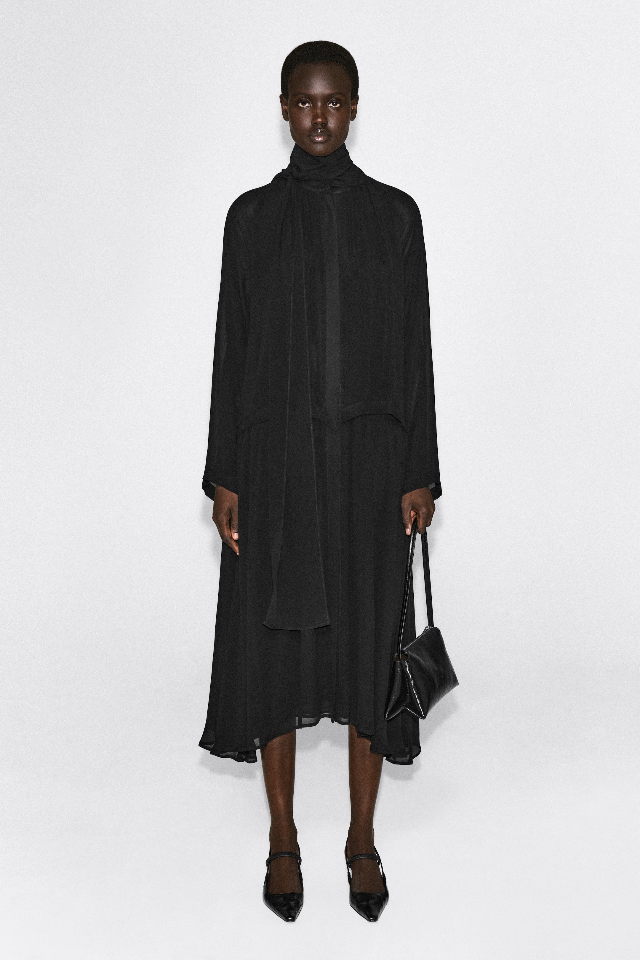 Scarf Add Model Women's BLACK FLUID SCARF-DETAIL MIDI DRESS | H&M GB