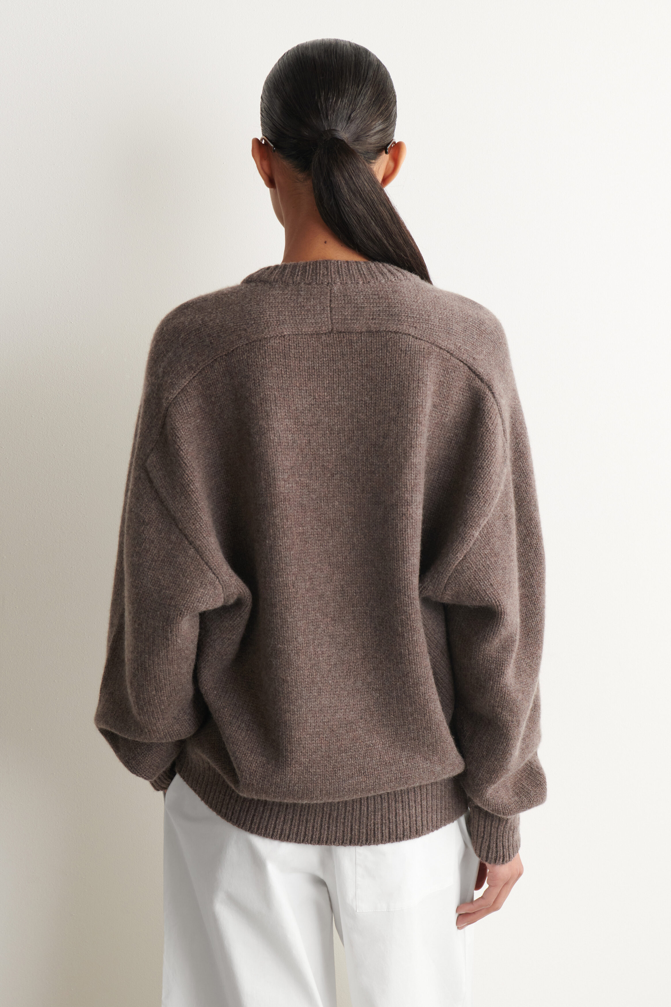 ROUNDED CASHMERE CREW-NECK JUMPER - thumbnail 4