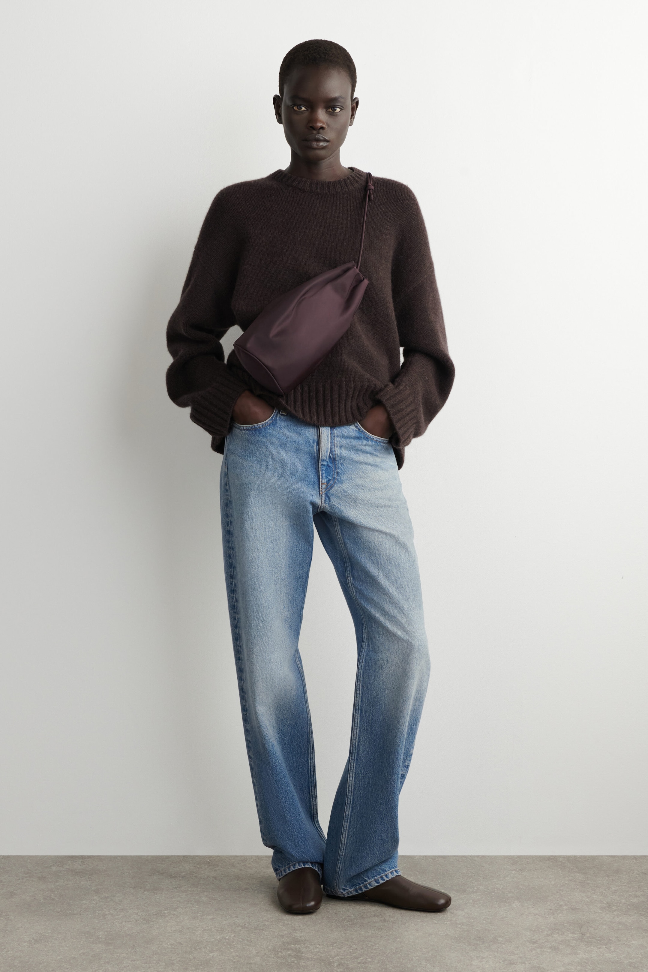 DRAWSTRING CROSSBODY BAG - NYLON