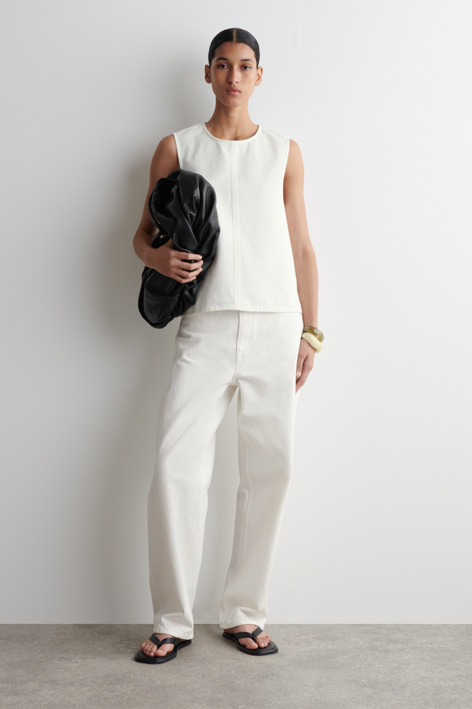 TOP DE DENIM SIN MANGAS - BLANCO - 4