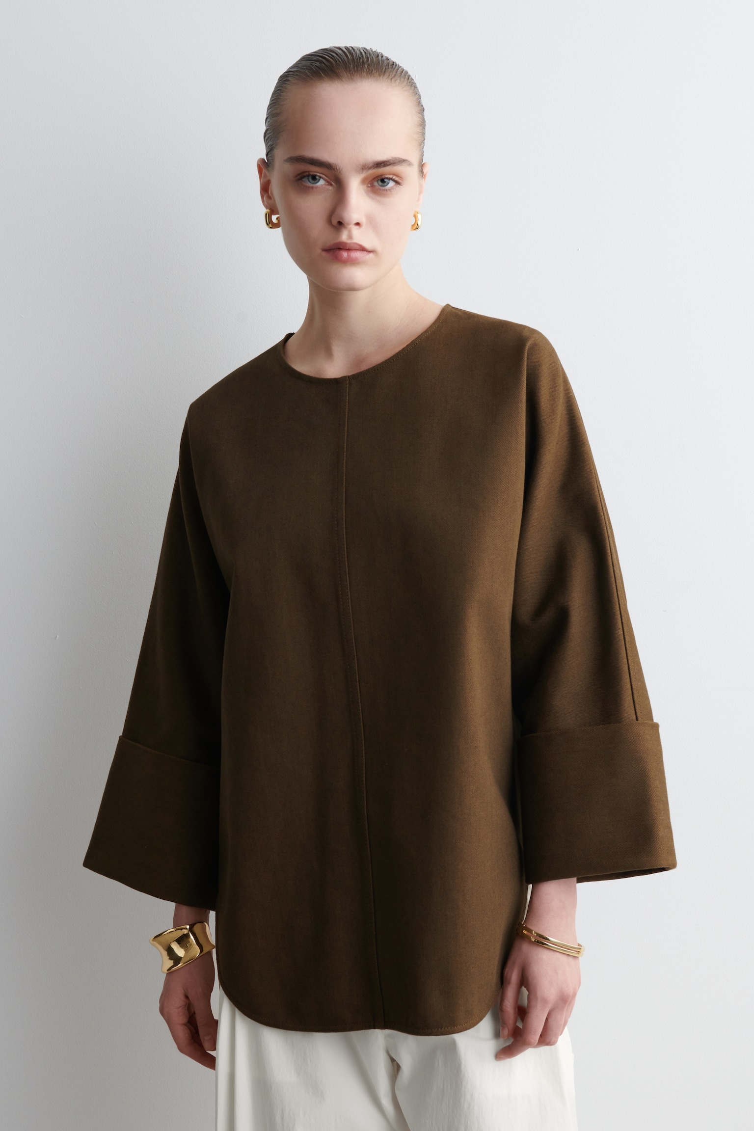 JEANSOBERTEIL MIT OVERSIZED-PASSFORM - BRAUN