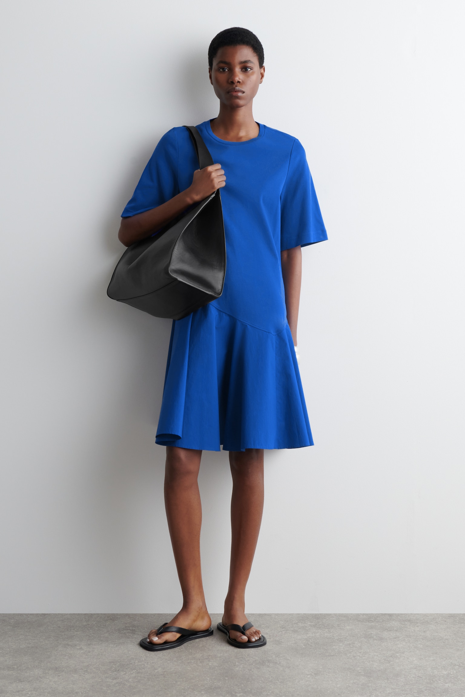ASYMMETRIC MINI T-SHIRT DRESS - KOBALT/PISZTÁCIA/FEKETE
