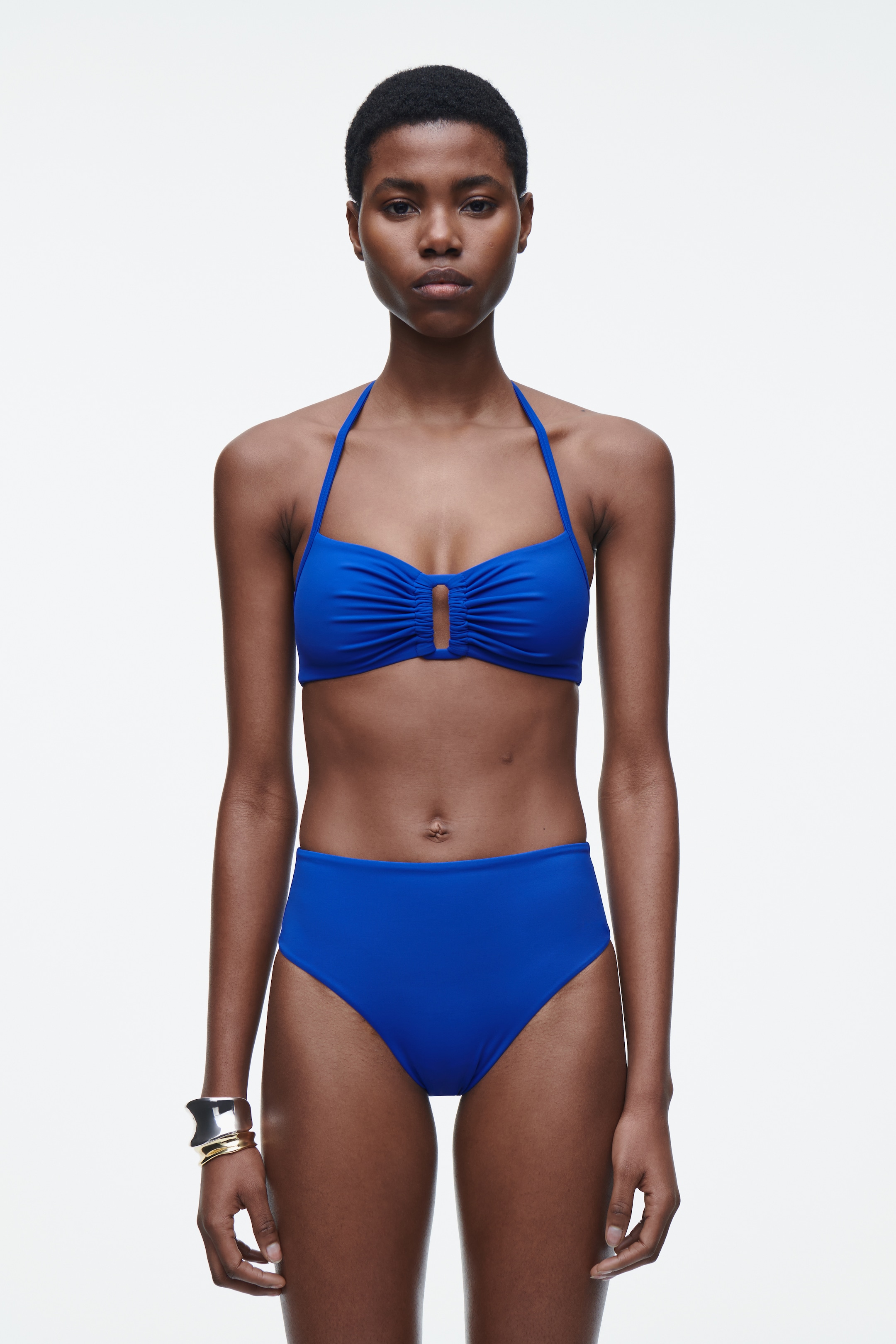 Visualizza immagine più grande: TOP BIKINI ARRICCIATO CON DETTAGLIO CUT OUT - BLU - DONNA | H&M IT 1