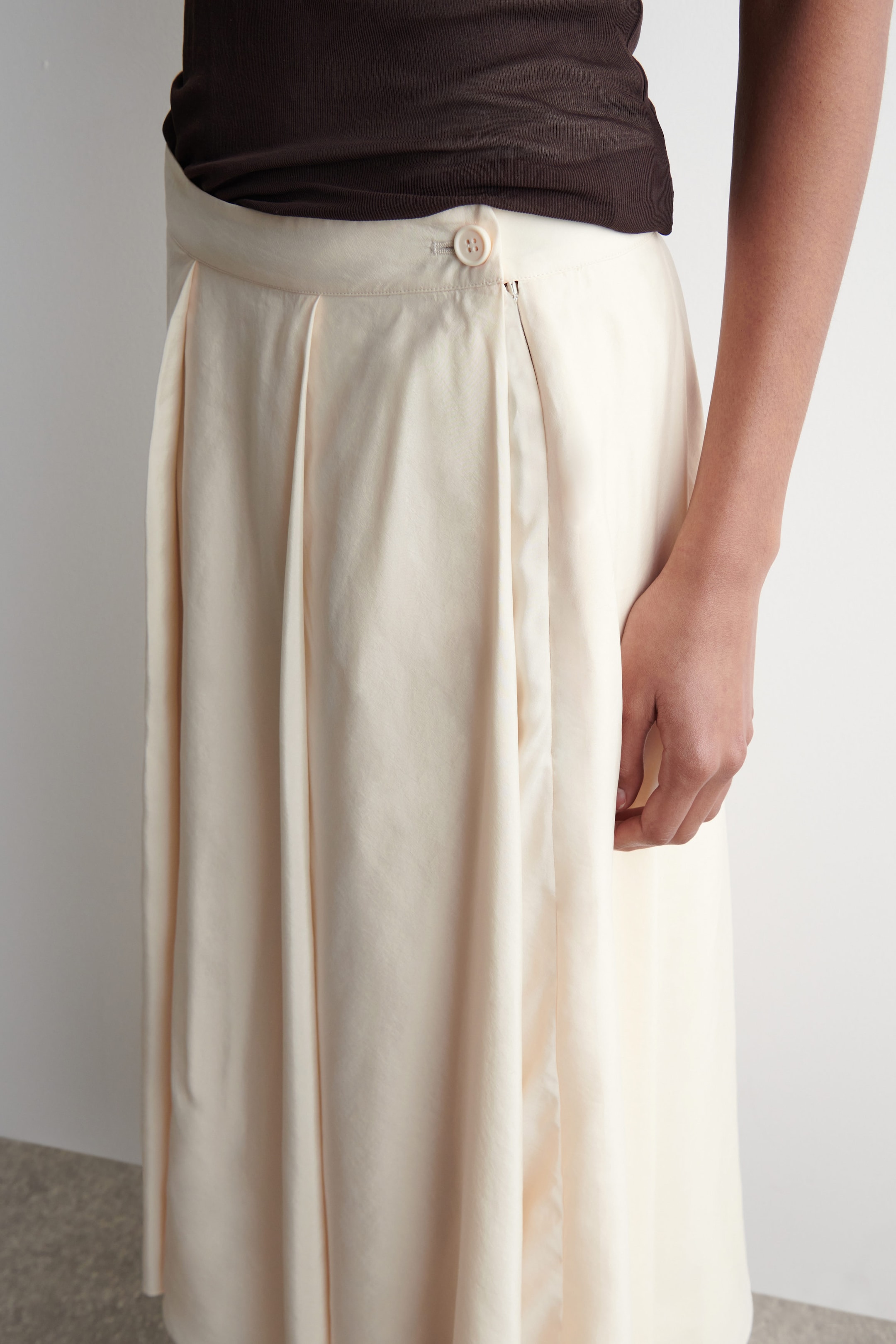 PLEATED A-LINE MIDI SKIRT