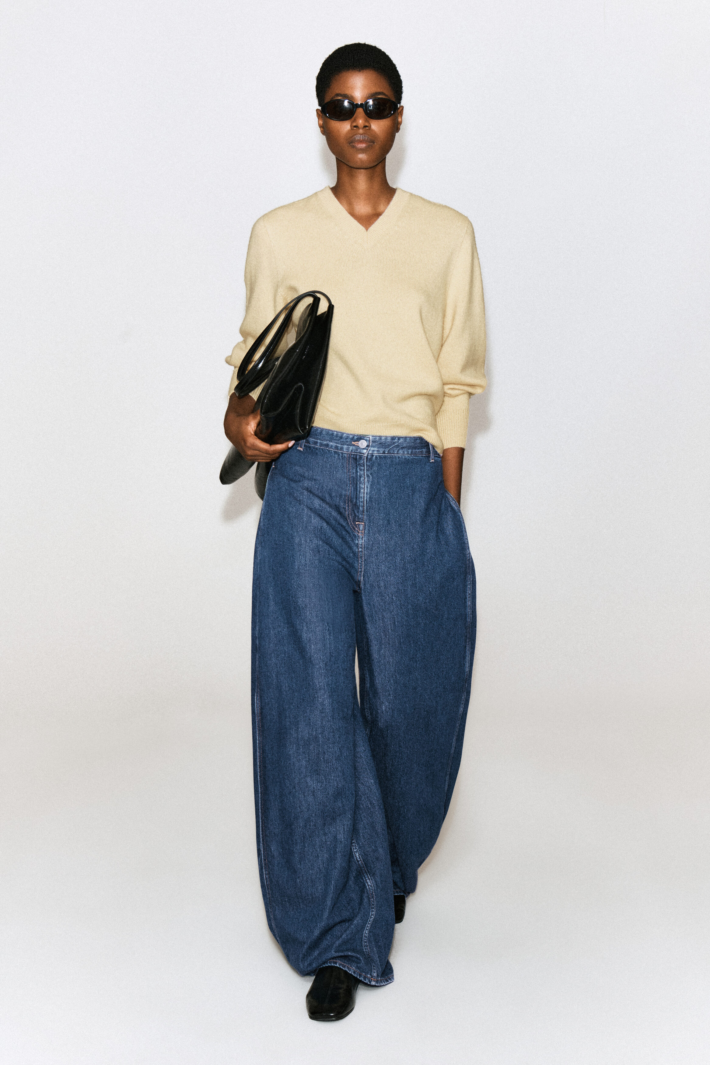 PLEATED-PANEL DENIM BARREL-LEG PANTS - thumbnail 2