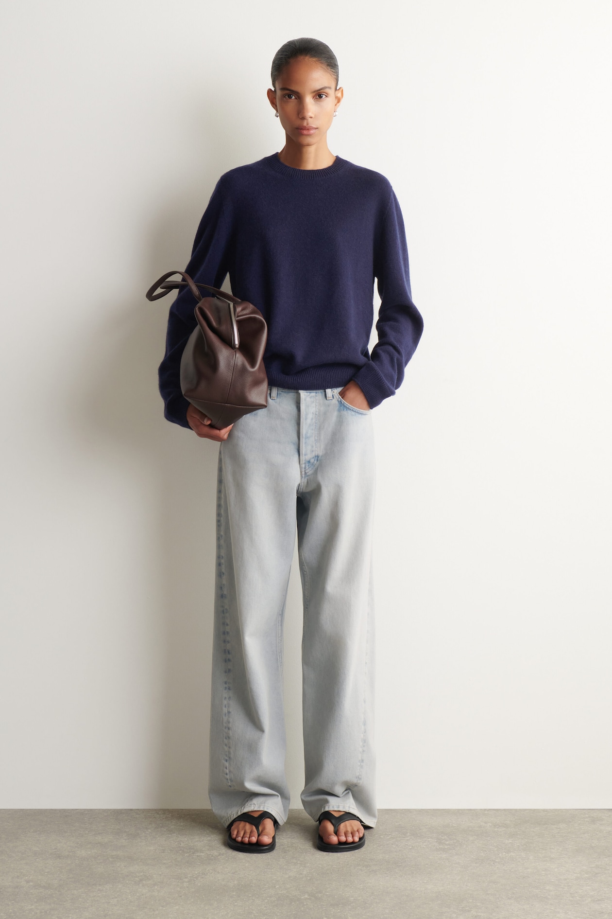 PURE CASHMERE CREW-NECK SWEATER — NAVY