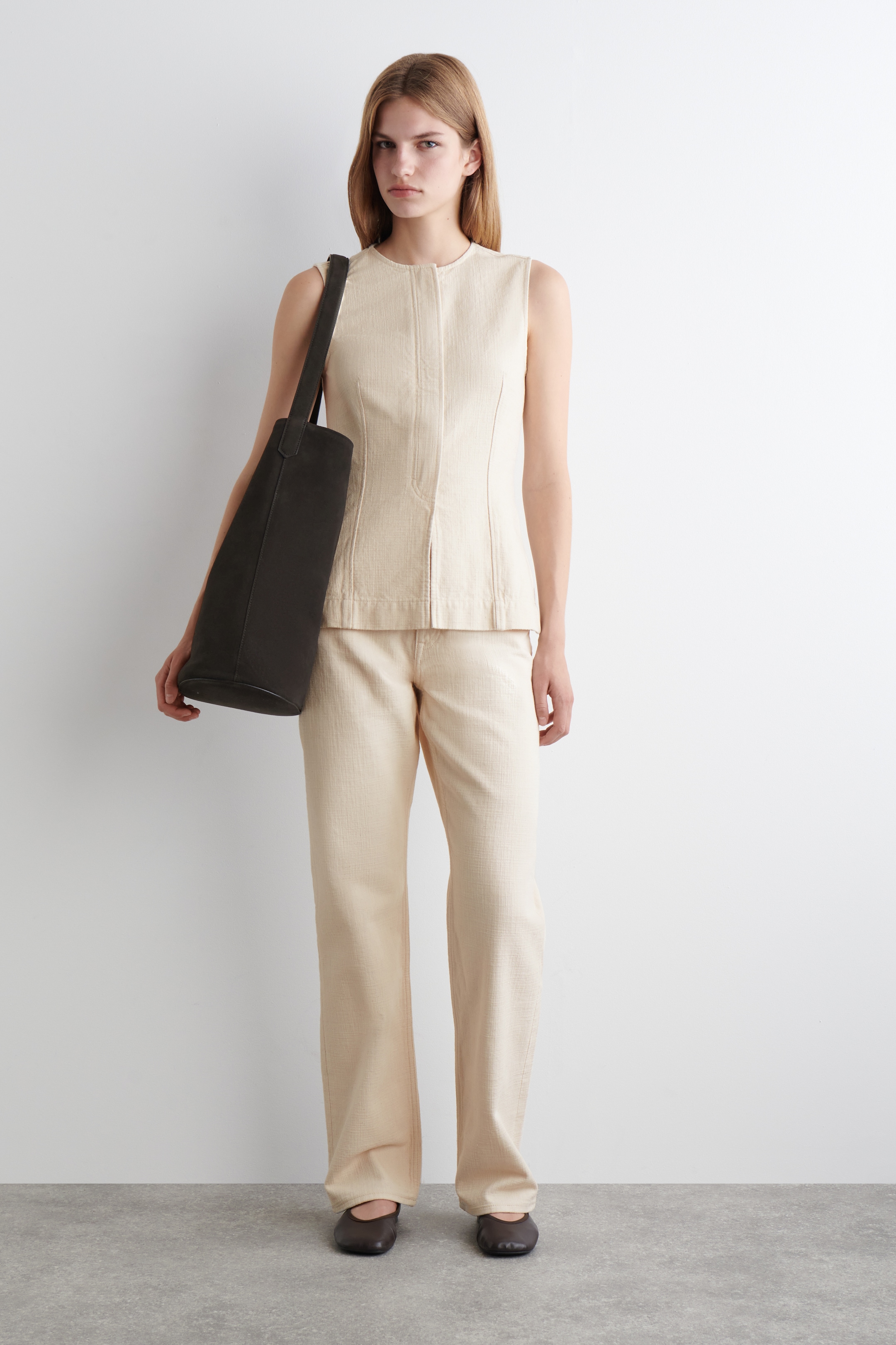Ingrandisci l'immagine: SLEEVELESS DENIM TOP - OFF-WHITE - DONNA | H&M CH 2