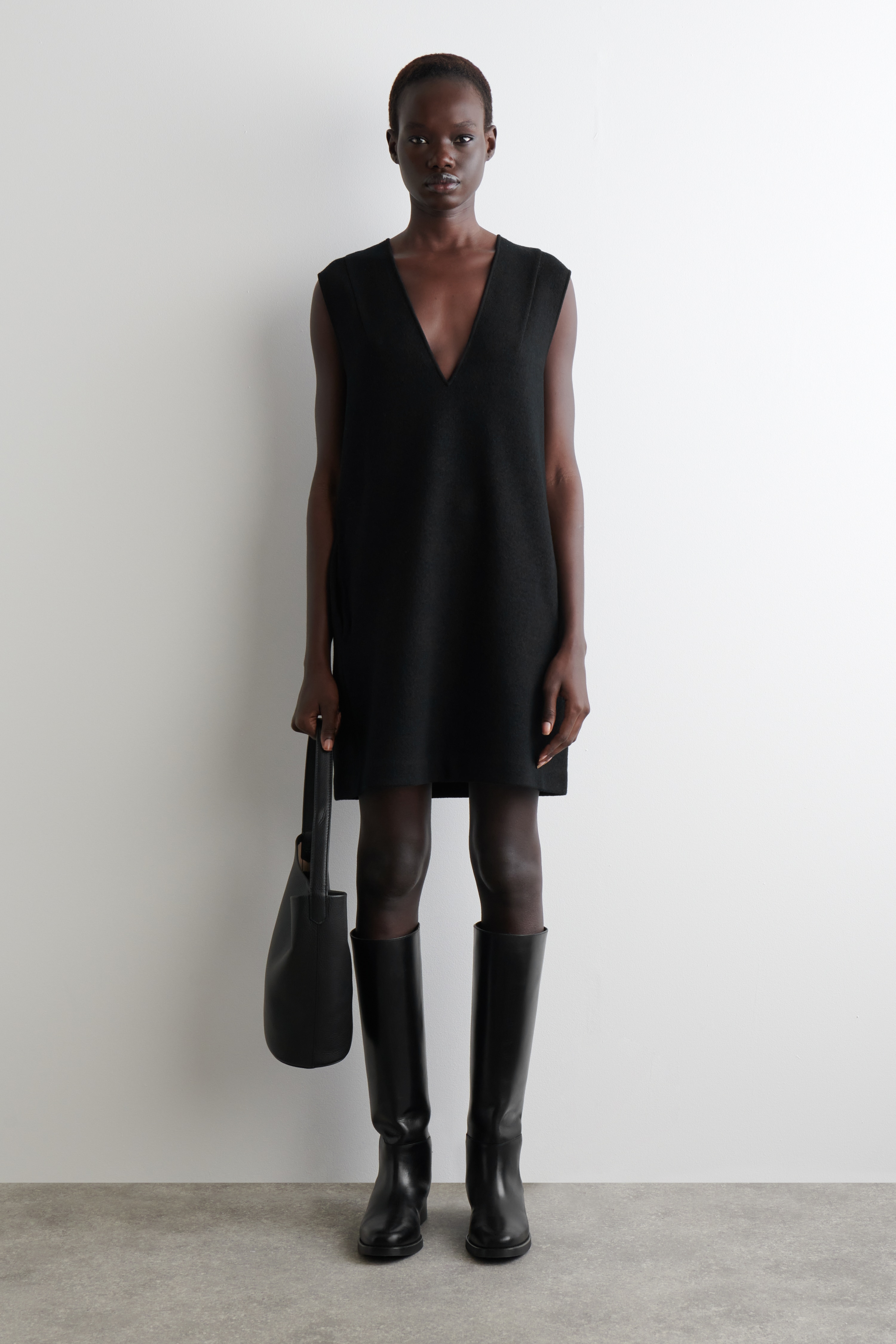 ABITO MINI IN LANA COTTA CON SCOLLO A V - NERO/GRIGIO SCURO MÉLANGE