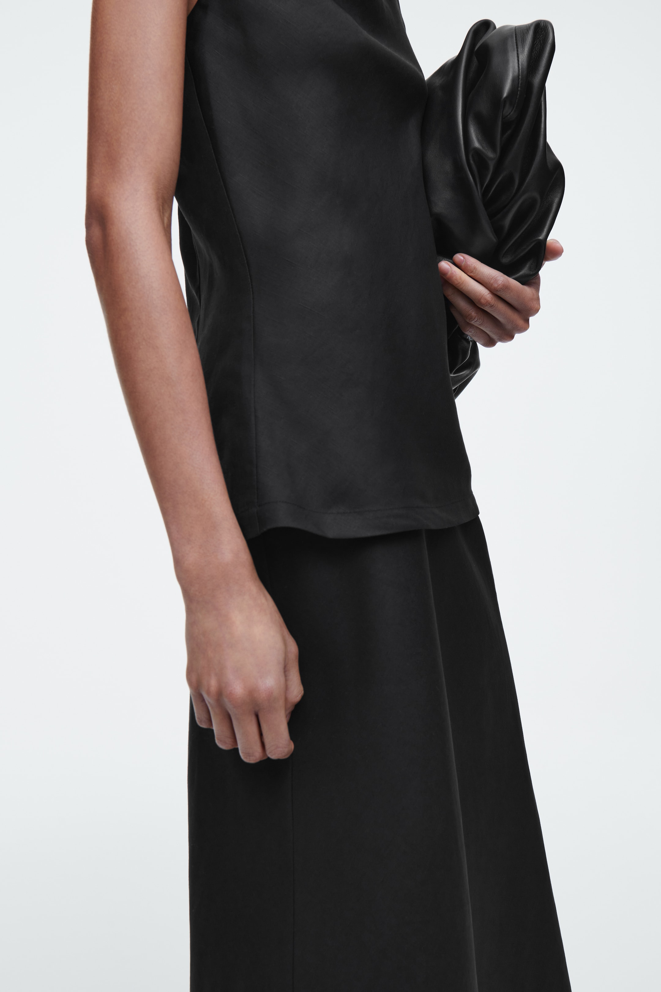 Ver imagen más grande: FALDA MIDI EN MEZCLA DE LINO - NEGRO - MUJER | H&M ES 2