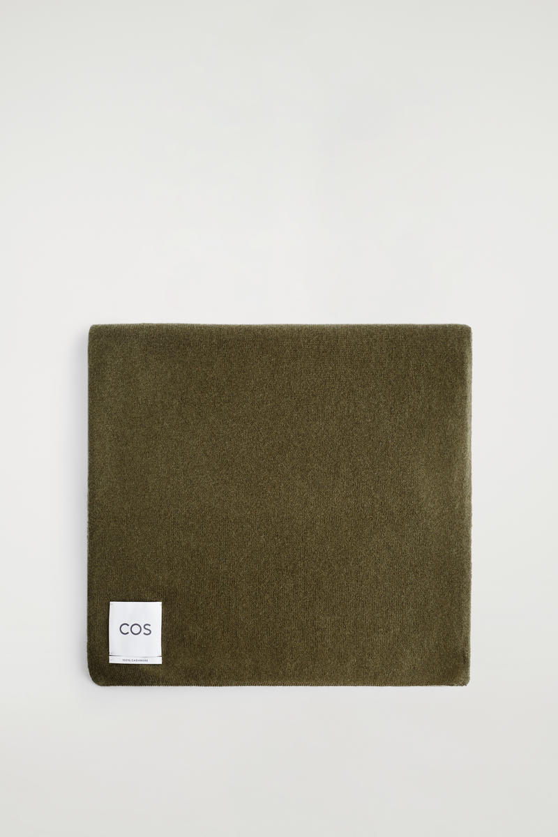 Cos Cashmere Scarf In Green