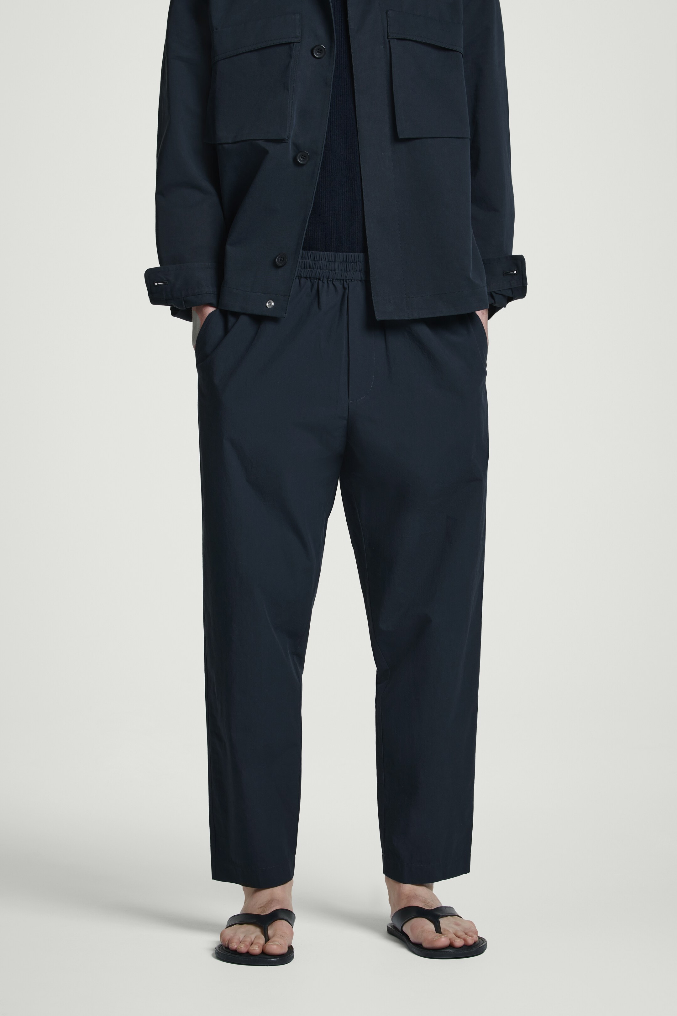 Ver imagen más grande: PANTALÓN DE ALGODÓN ELÁSTICO TAPERED FIT - AZUL MARINO - HOMBRE | H&M ES 2