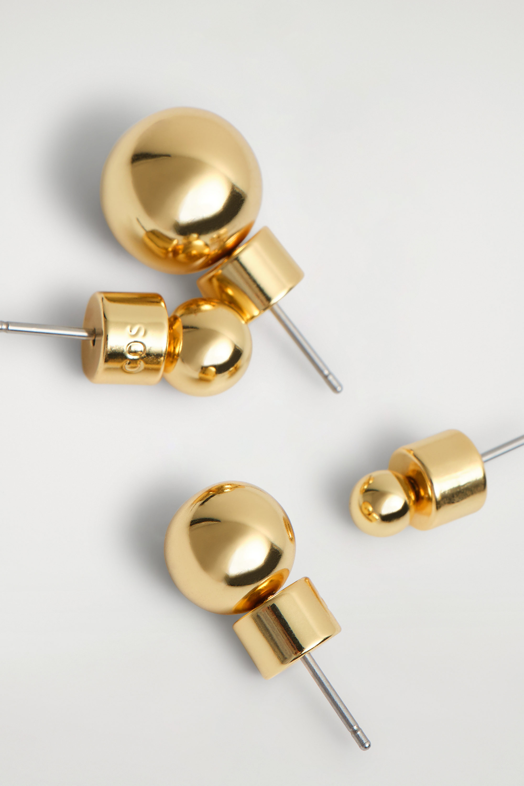 MISMATCHED BUBBLE STUD EARRING SET - GOLD | COS