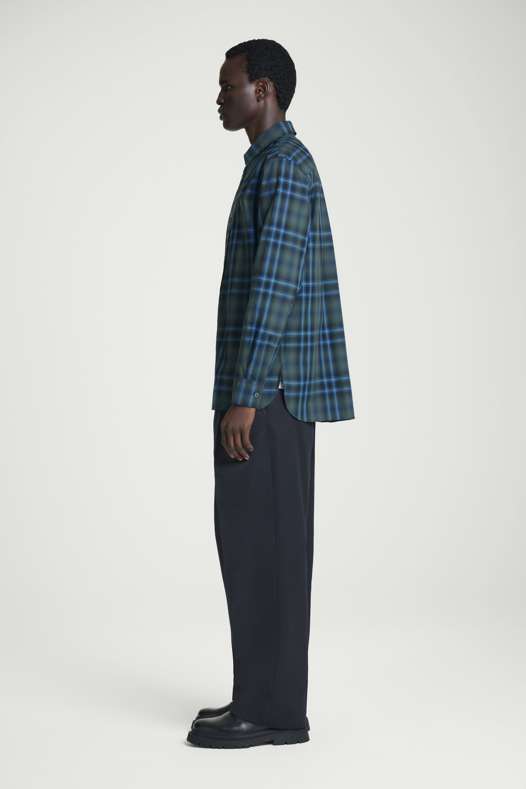 Ingrandisci l'immagine: RELAXED CHECKED COTTON SHIRT - NAVY / CHECKED - UOMO | H&M CH 5