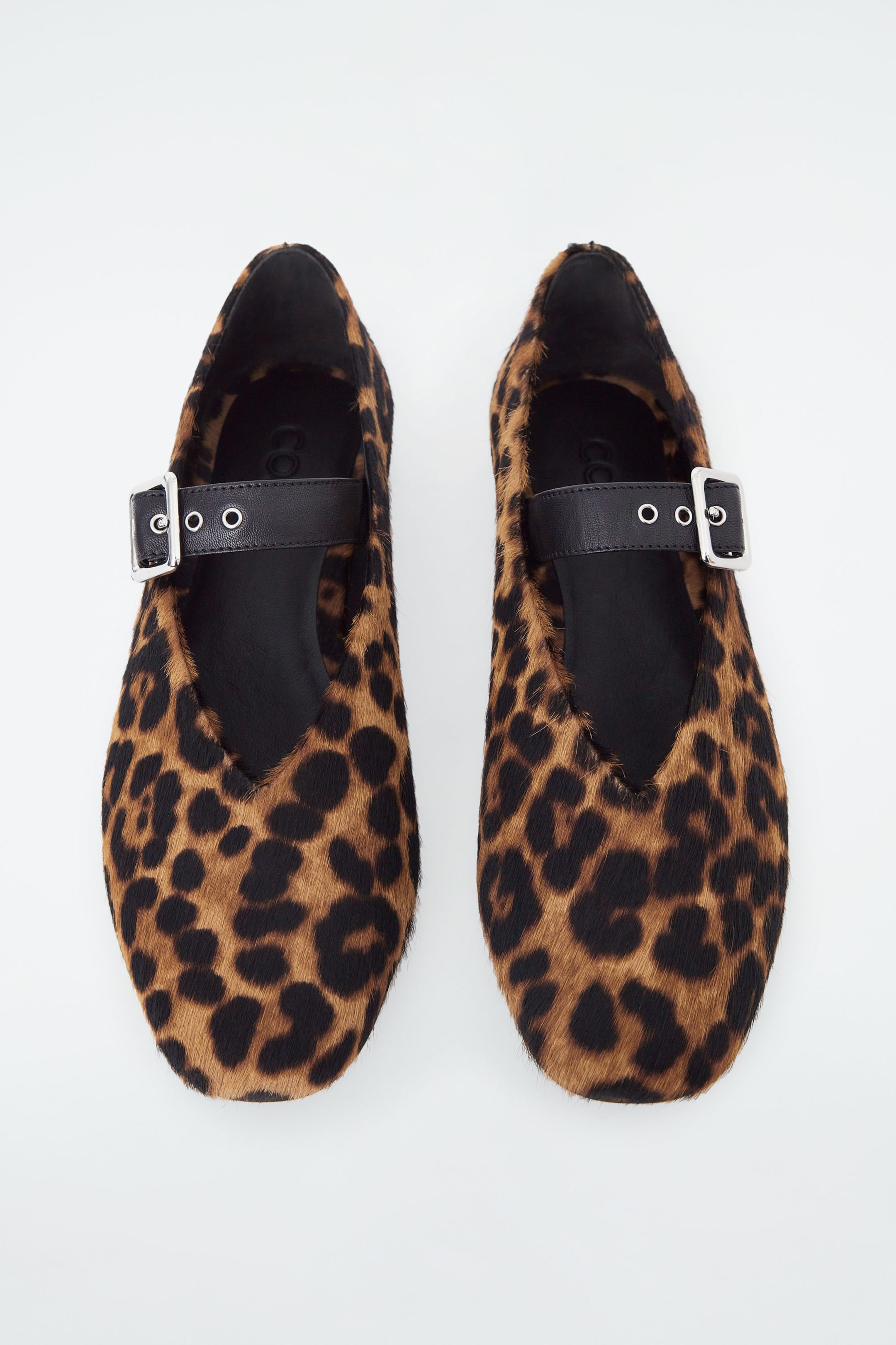 BALLERINAS AUS PONYHAARLEDER MIT LEOPARDEN-PRINT