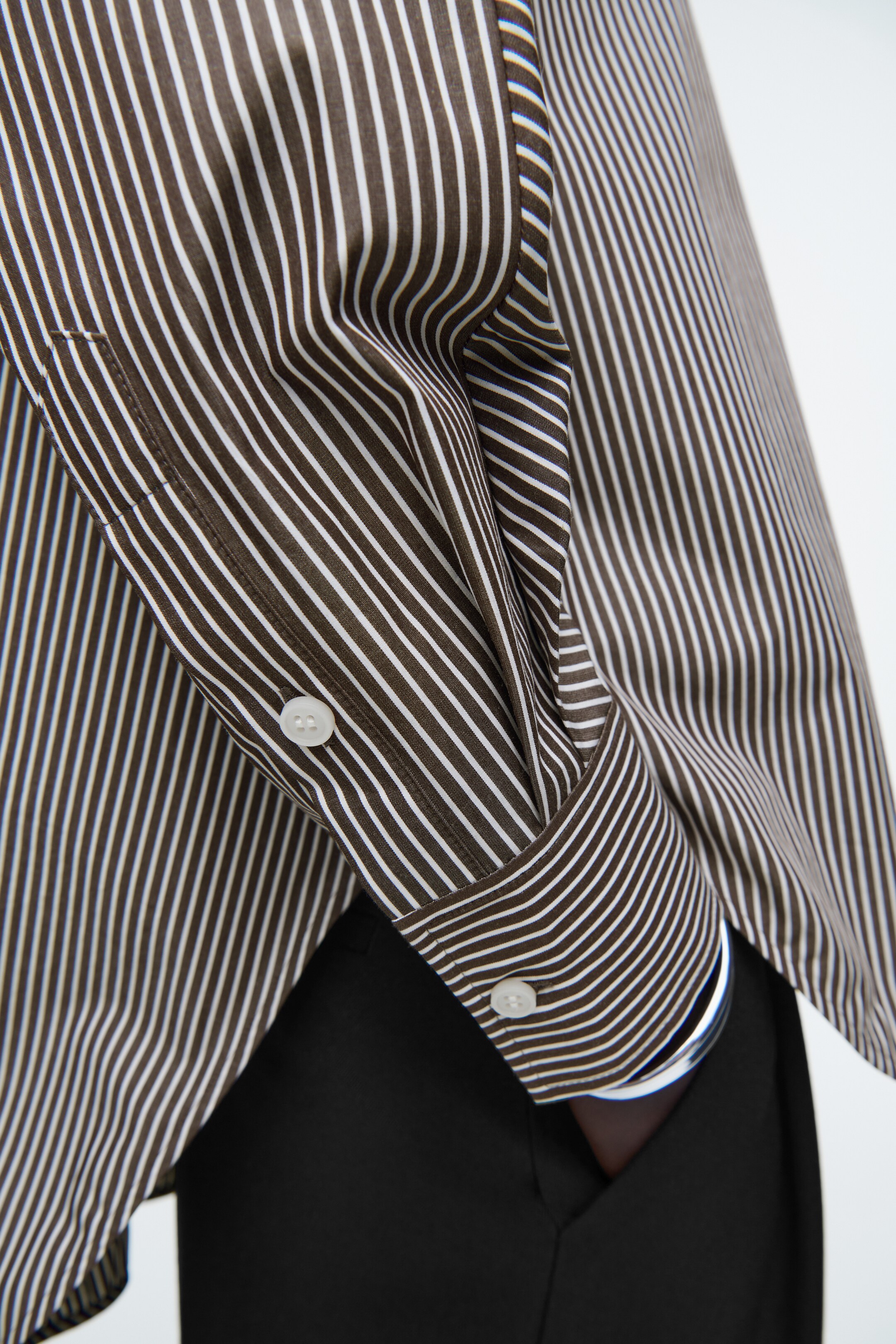 Agrandir l'image: CHEMISE DÉCONTRACTÉE EN COTON - BRUN / BLANC / RAYURES - FEMME | H&M FR 6