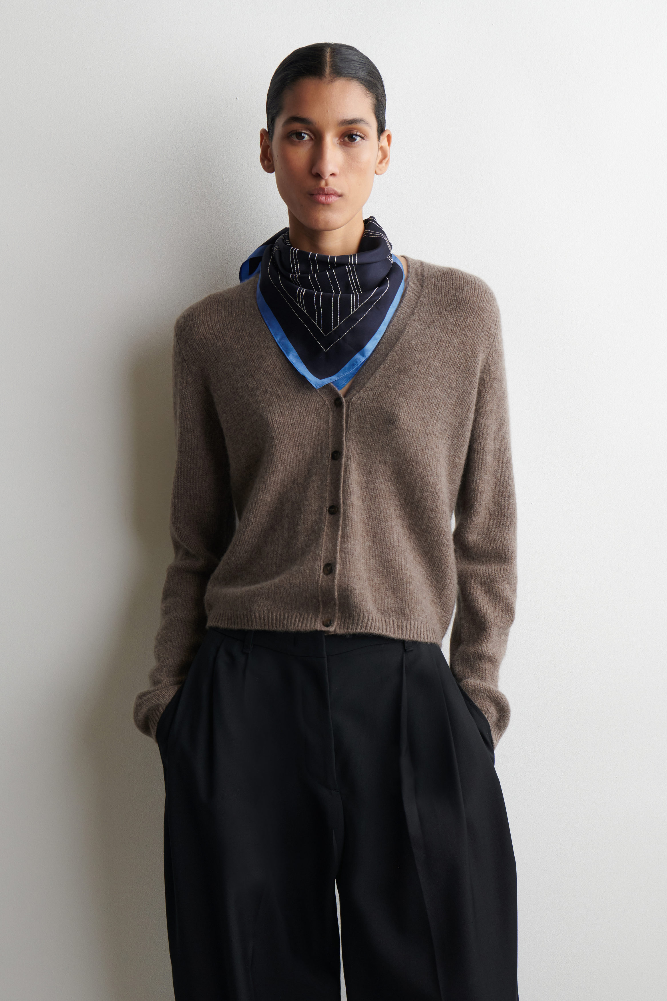 CASHMERE V-NECK CARDIGAN - BROWN MÉLANGE | COS US