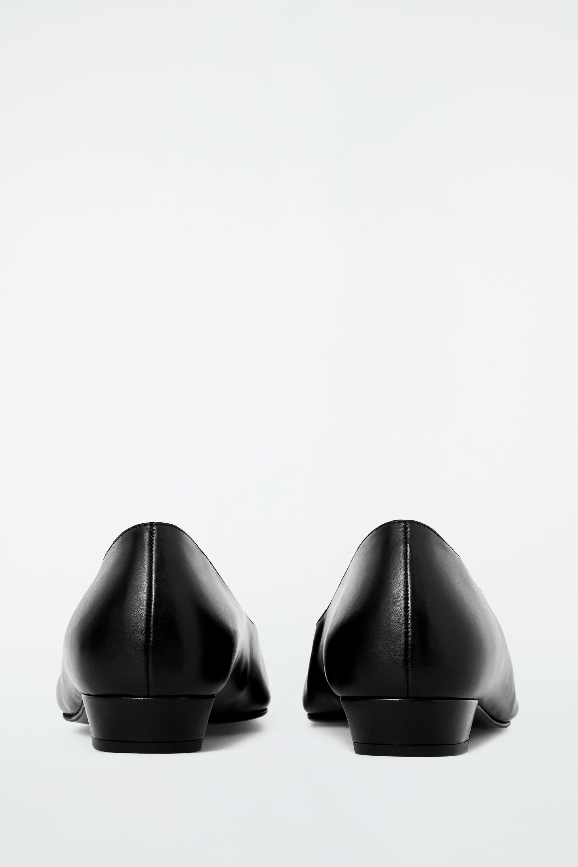 SQUARE-TOE LEATHER COURT SHOES - BLACK | COS US