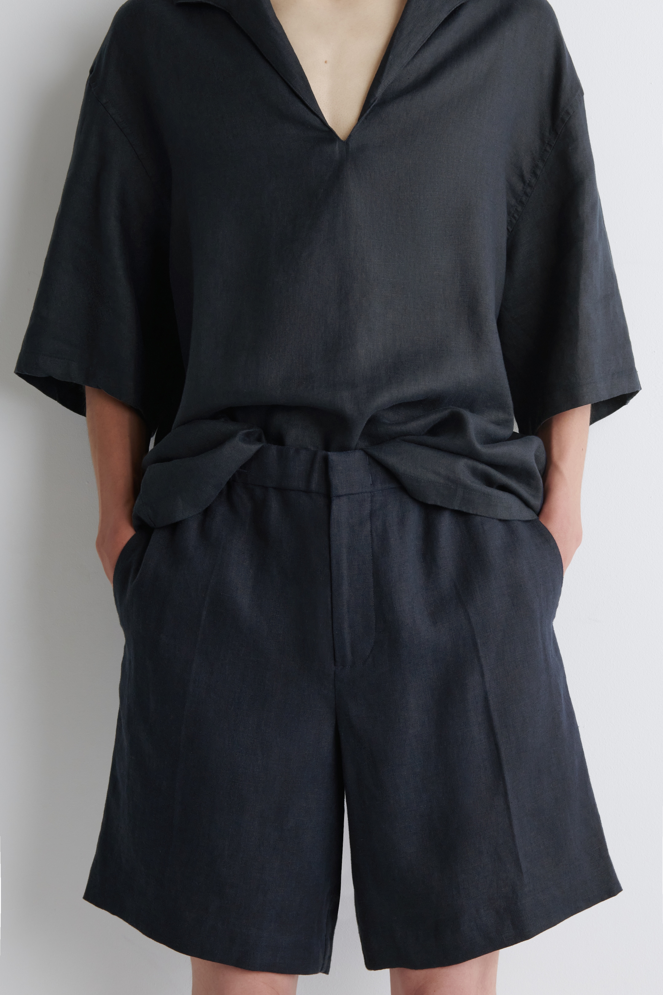 Agrandir l'image: SHORT TAILLE ÉLASTIQUÉE EN LIN - BLEU MARINE - HOMME | H&M FR 4