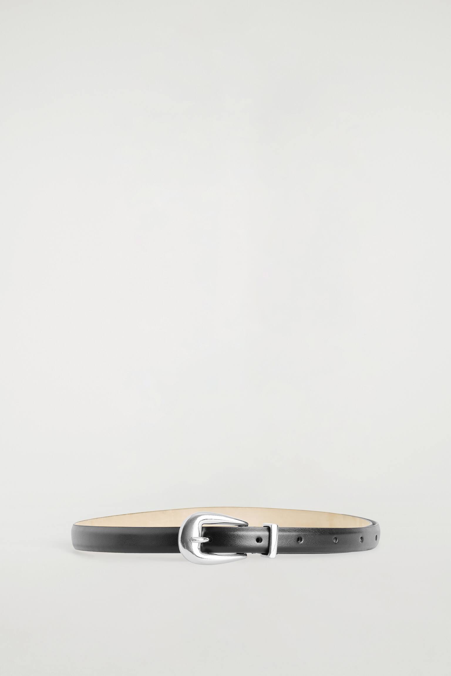 leren riem met gebeeldhouwde gesp - ZWART / ZILVER/Wit / goud
