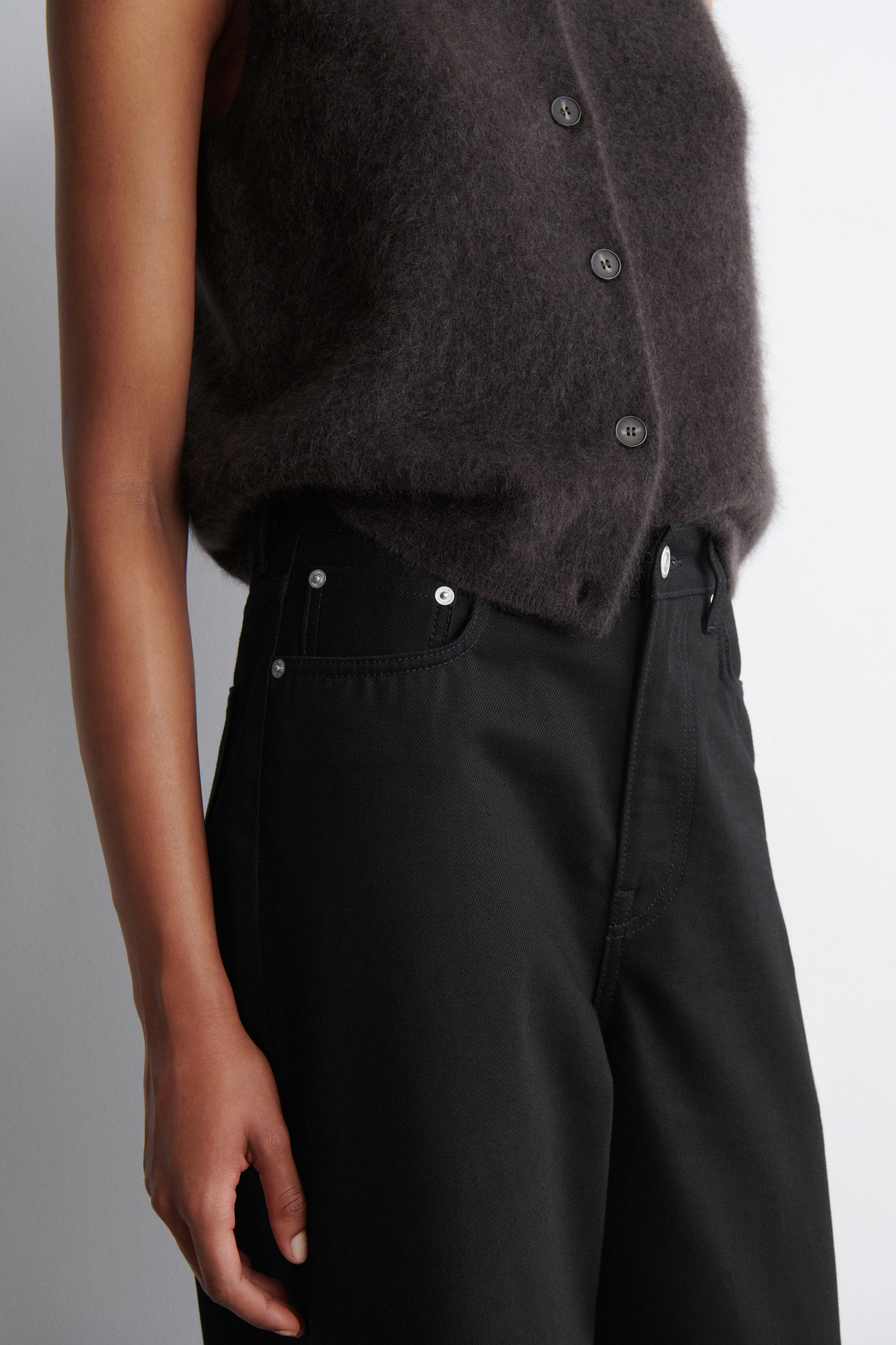 DIAL WIDE-LEG JEANS - BLACK | COS