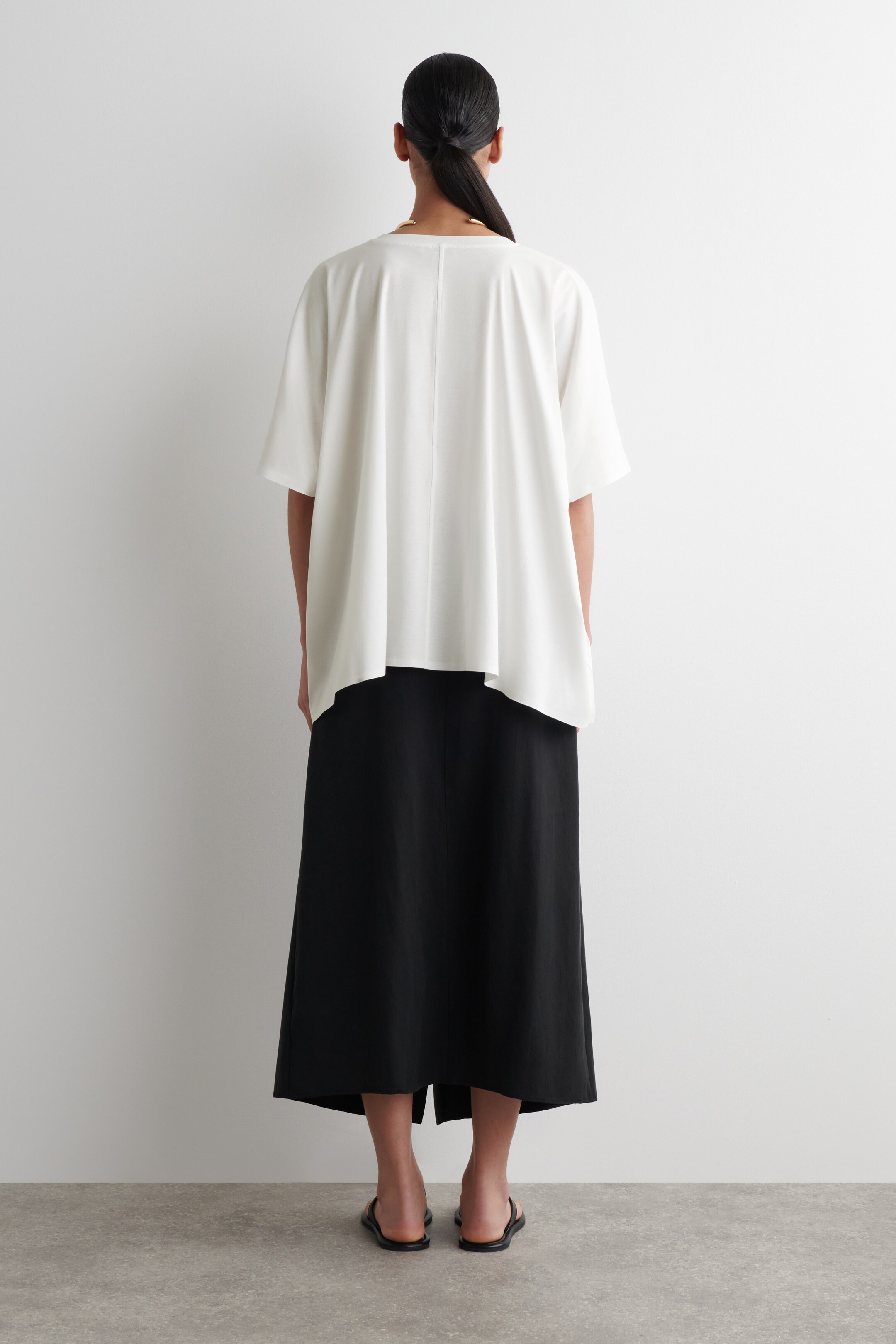 Vezi imaginea mai mare: TRICOU SUPRADIMENSIONAT CU MÂNECI BATWING - ALB - FEMEI | H&M RO 7