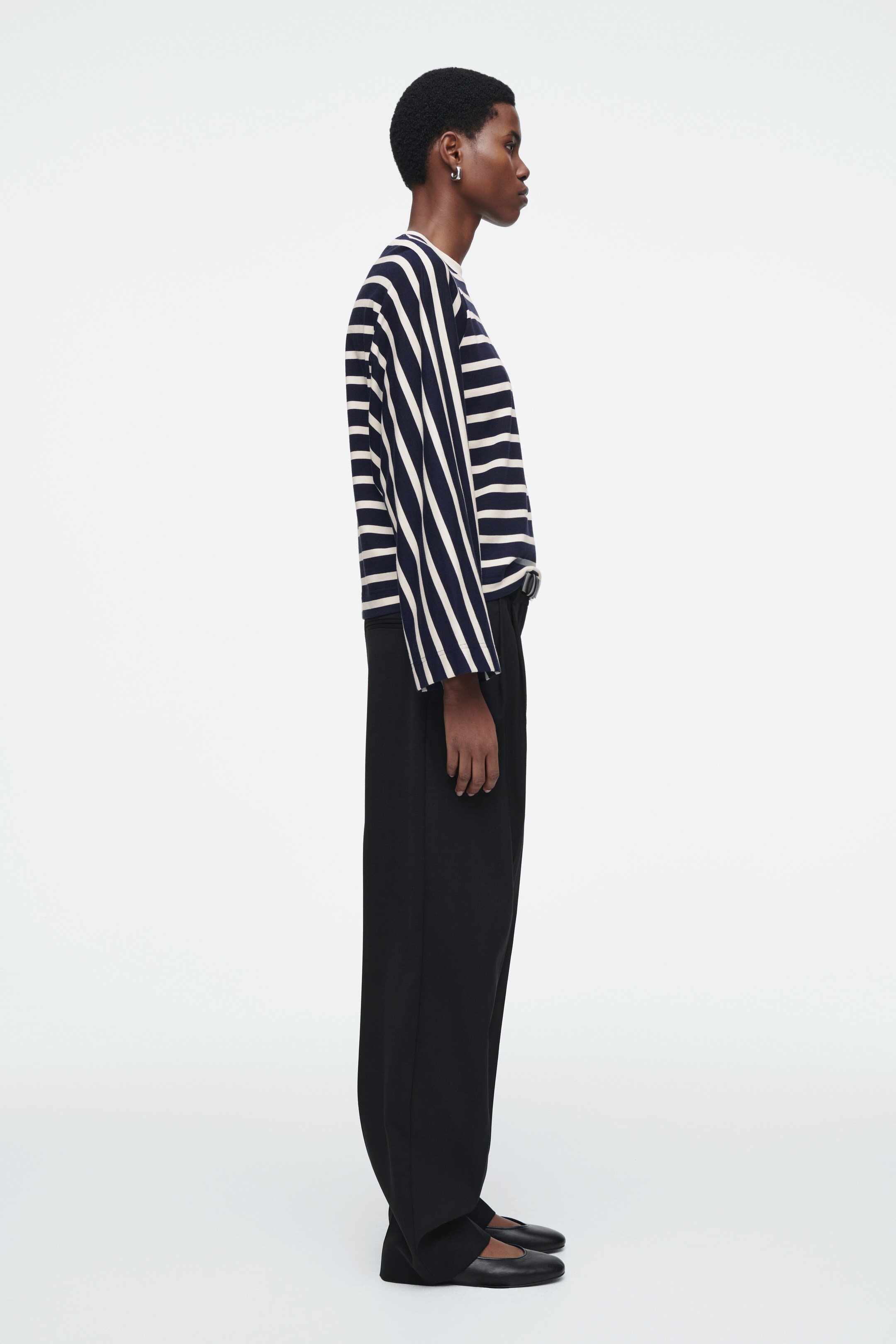 View larger image: BOXY LONG-SLEEVED T-SHIRT - NAVY / OFF-WHITE / STRIPED - Ladies | H&M GB 2