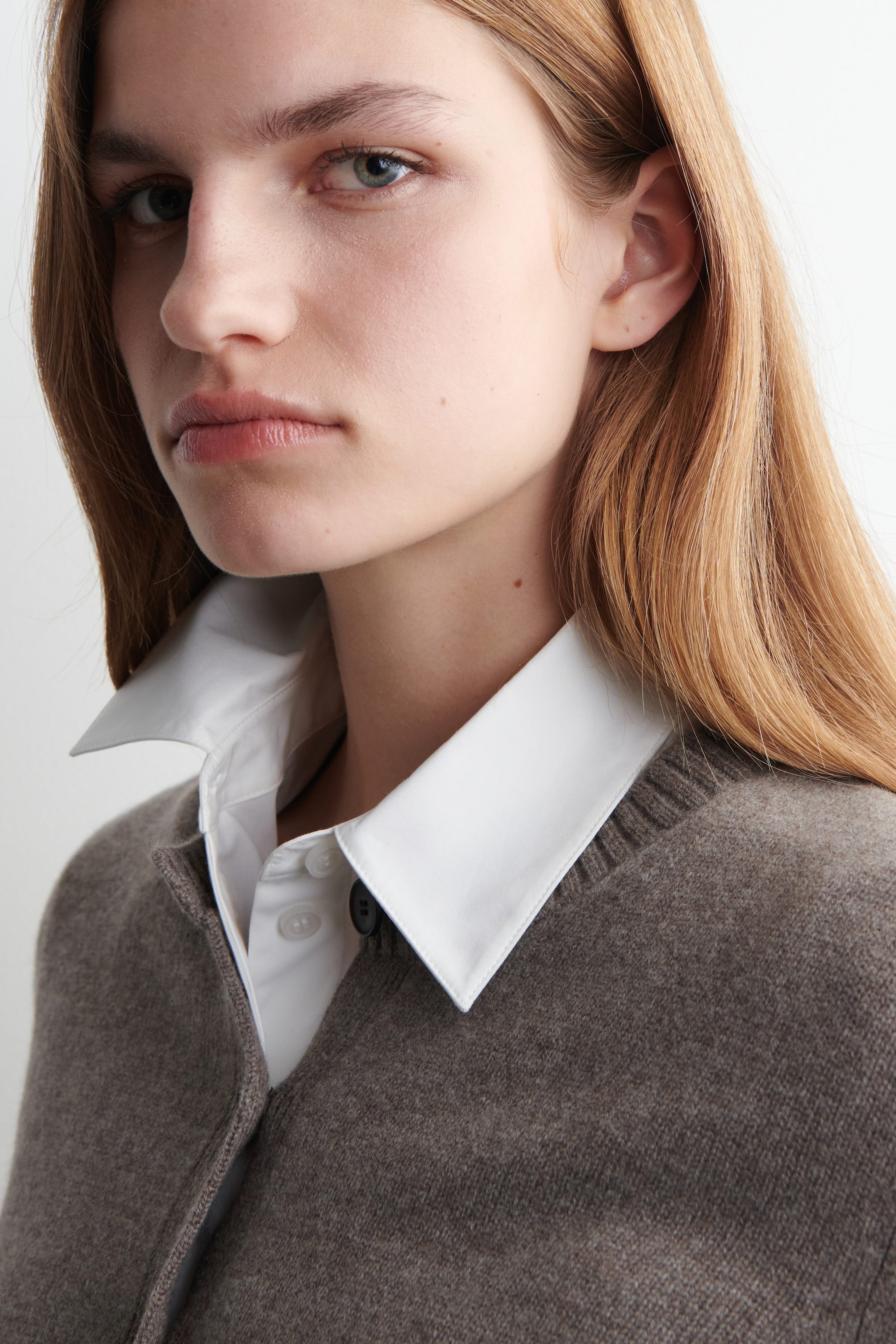 MERINO WOOL SHORT-SLEVELED CARDIGAN