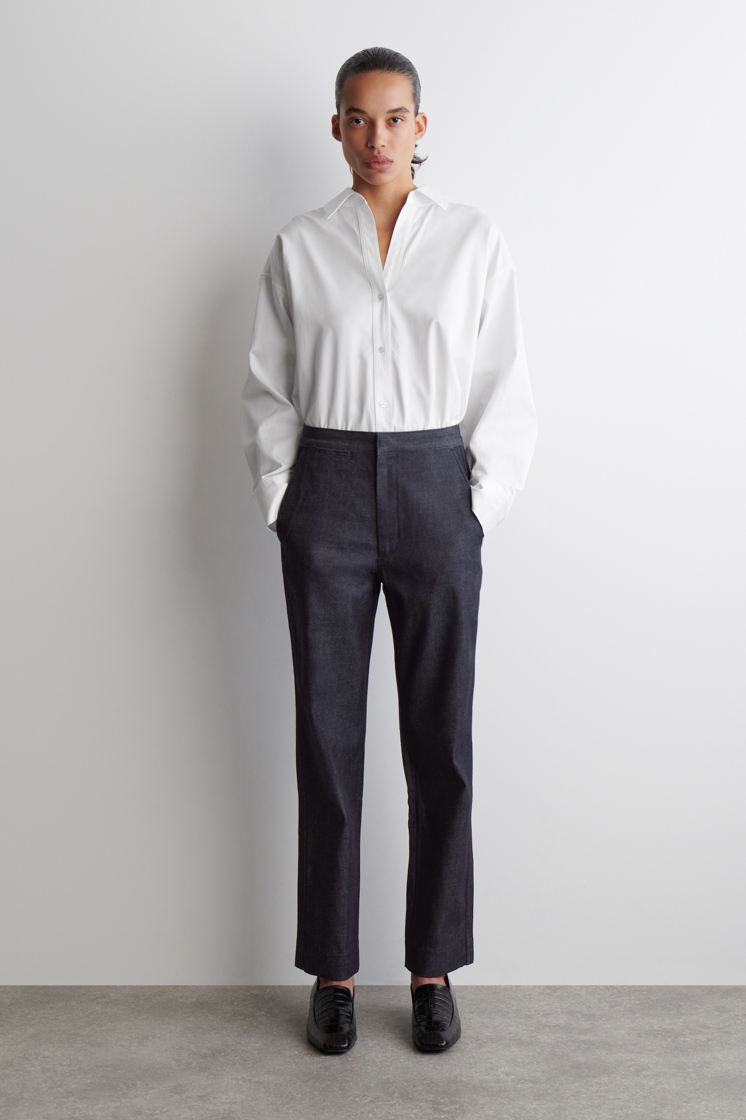 HOSE AUS DENIM MIT GERADEM BEIN - Dunkelblau