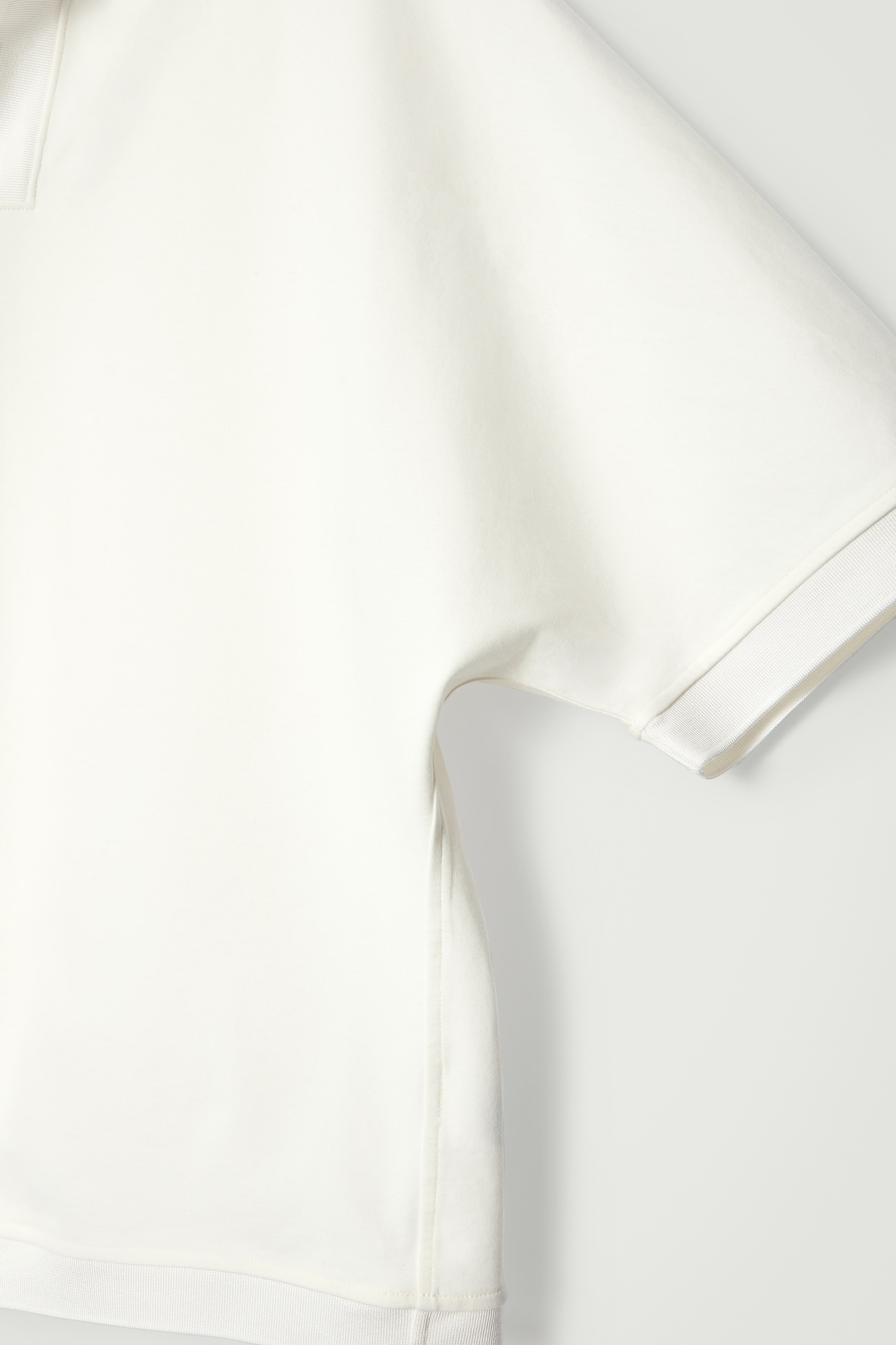 Grösseres Bild ansehen: POLOSHIRT AUS JERSEY MIT OFFENEM KRAGEN - WEISS - HERREN | H&M CH 7