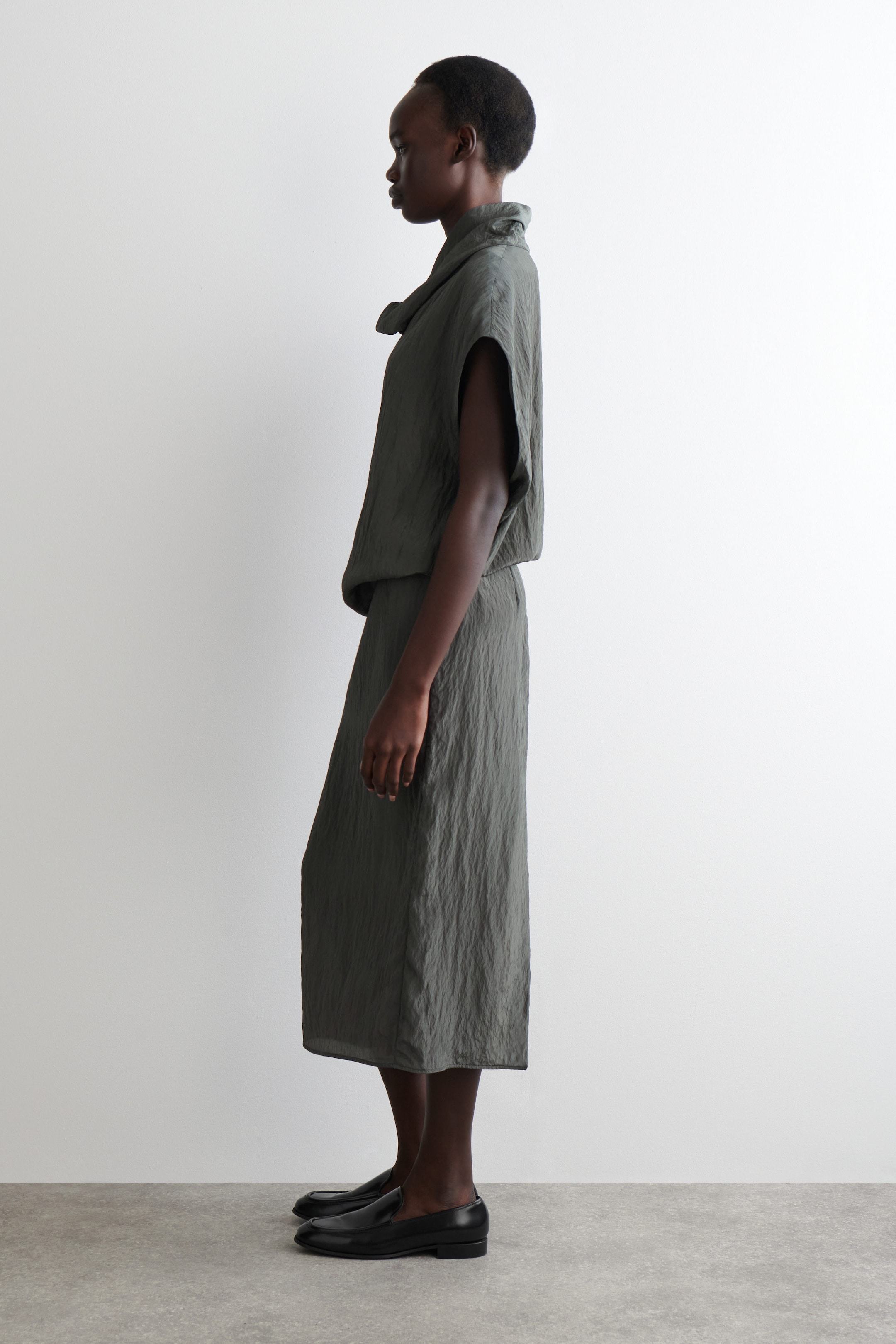 CRINKLED-SATIN PENCIL SKIRT