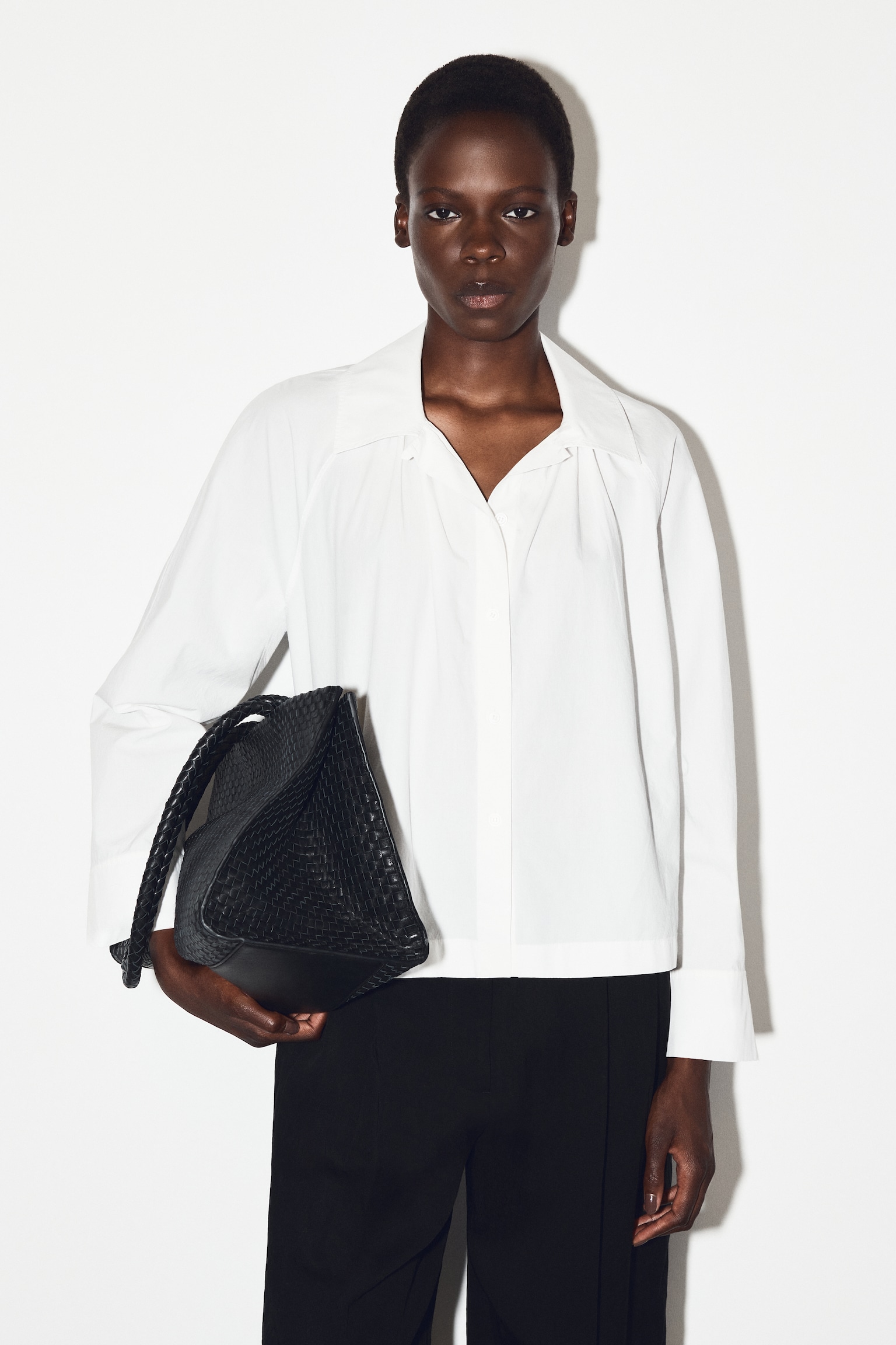 GATHERED PIMA COTTON SHIRT - WHITE/BLACK
