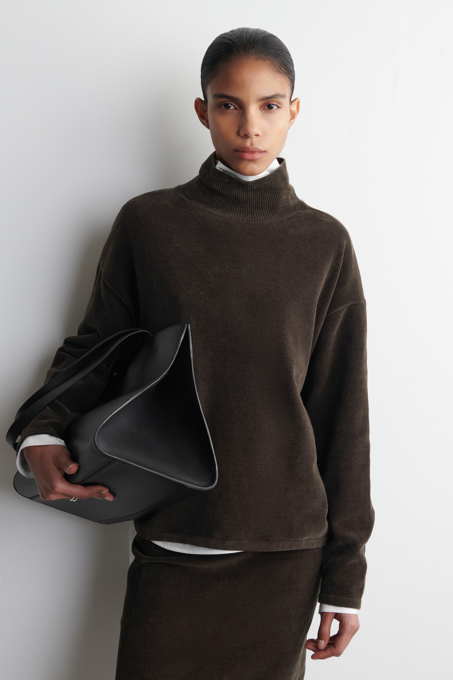 PULL À COL CHEMINÉE EN MAILLE CHENILLE - BRUN/CAMEL - 1