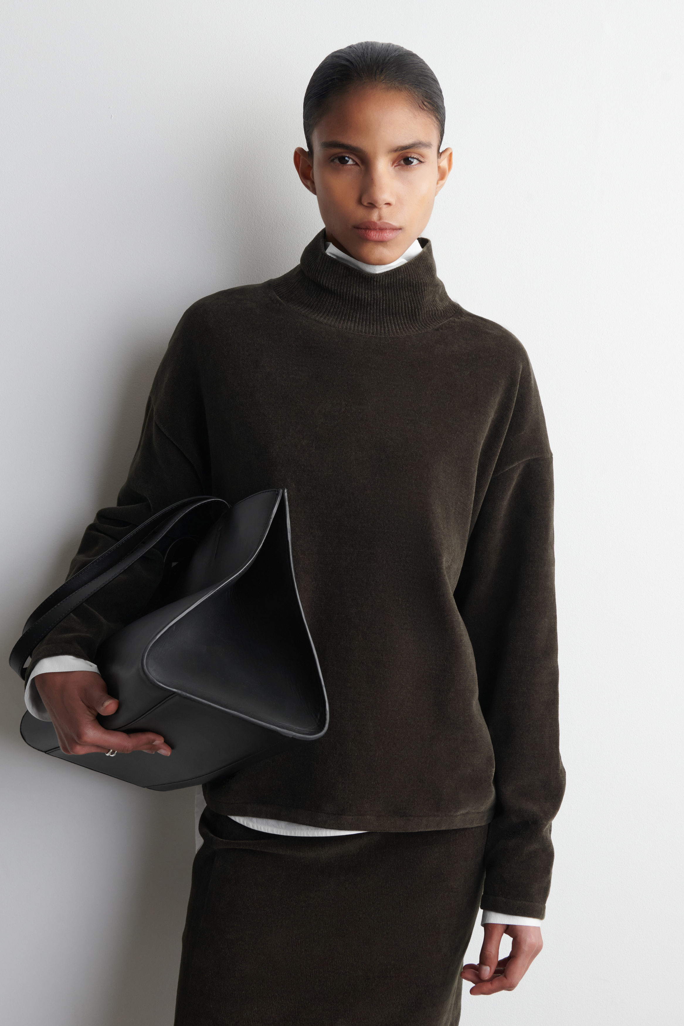 CHENILLE MOCK-NECK SWEATER - BROWN | COS US